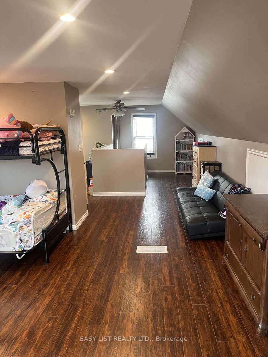 Photo 18 of 1136 Fairview Boulevard, Windsor — HOMEH