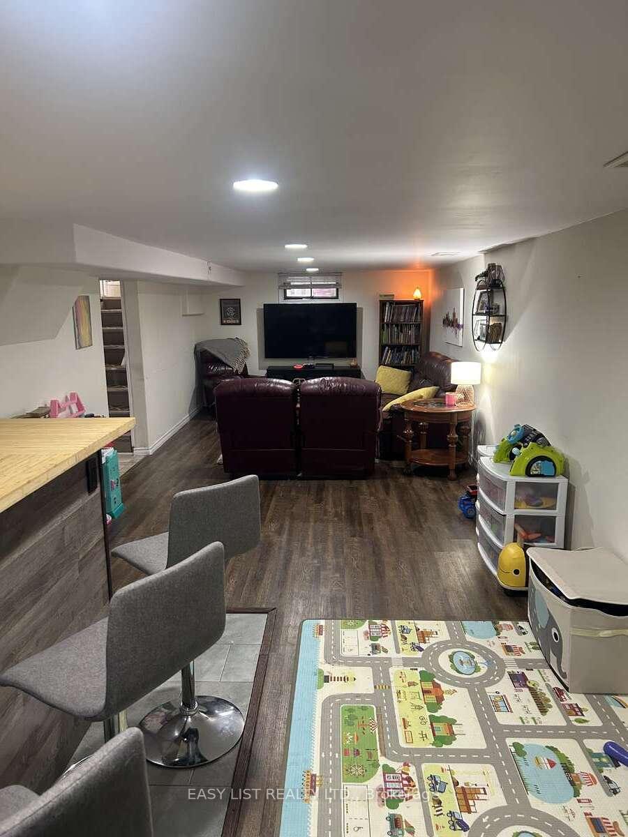 Photo 20 of 1136 Fairview Boulevard, Windsor — HOMEH