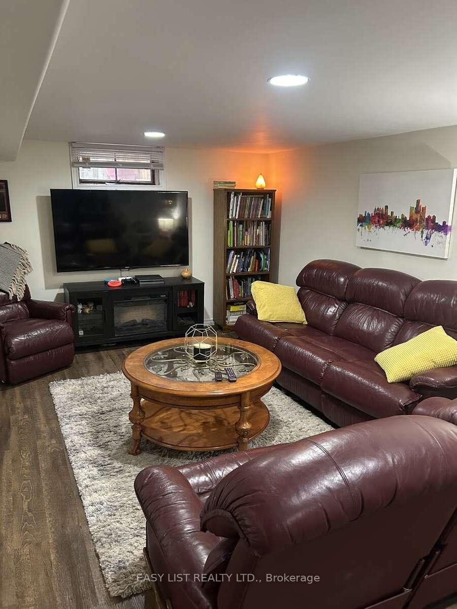 Photo 23 of 1136 Fairview Boulevard, Windsor — HOMEH