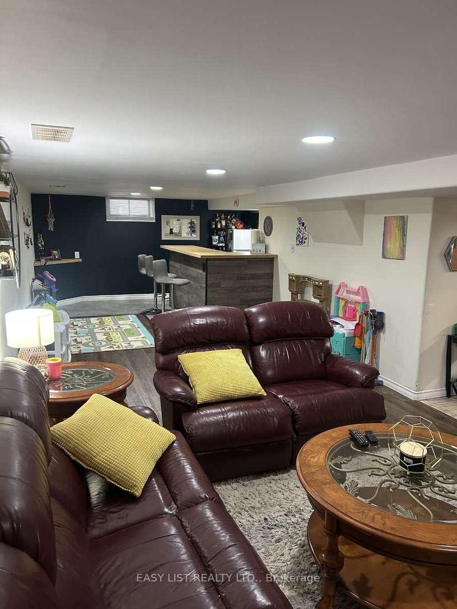 Photo 24 of 1136 Fairview Boulevard, Windsor — HOMEH