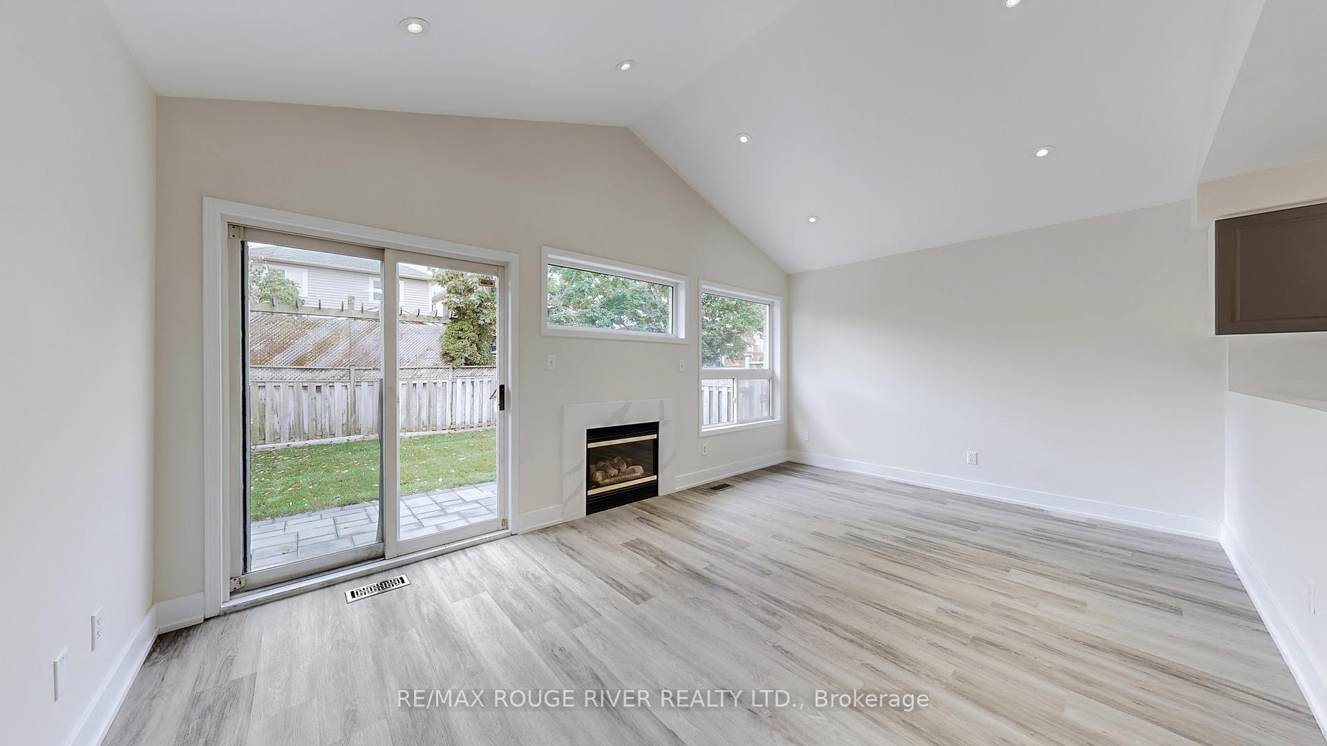 Photo 11 of 6 Hibbard Drive, Ajax, Central — HOMEH