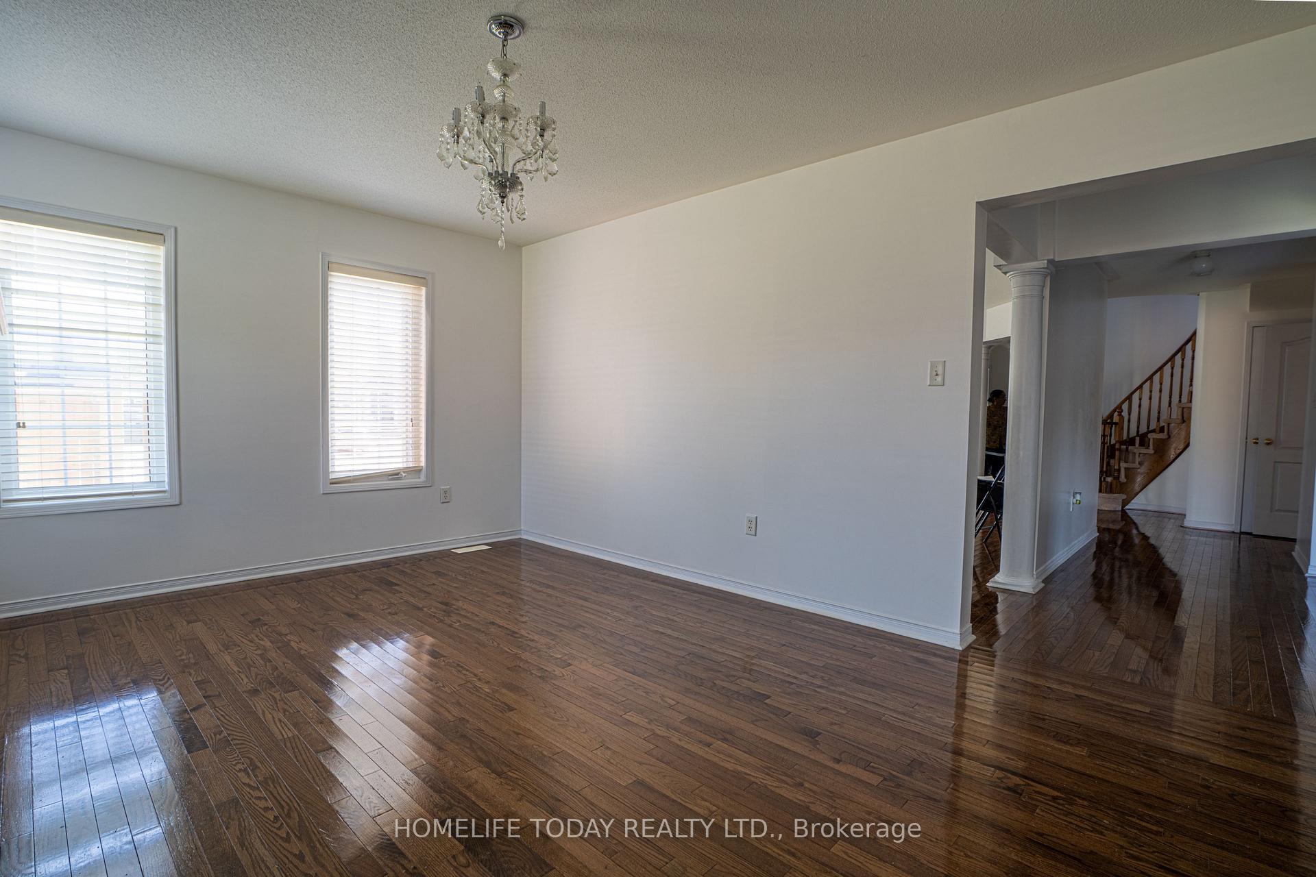 Photo 5 of Unit Main, 2 Pardon Avenue, Whitby, Williamsburg — HOMEH