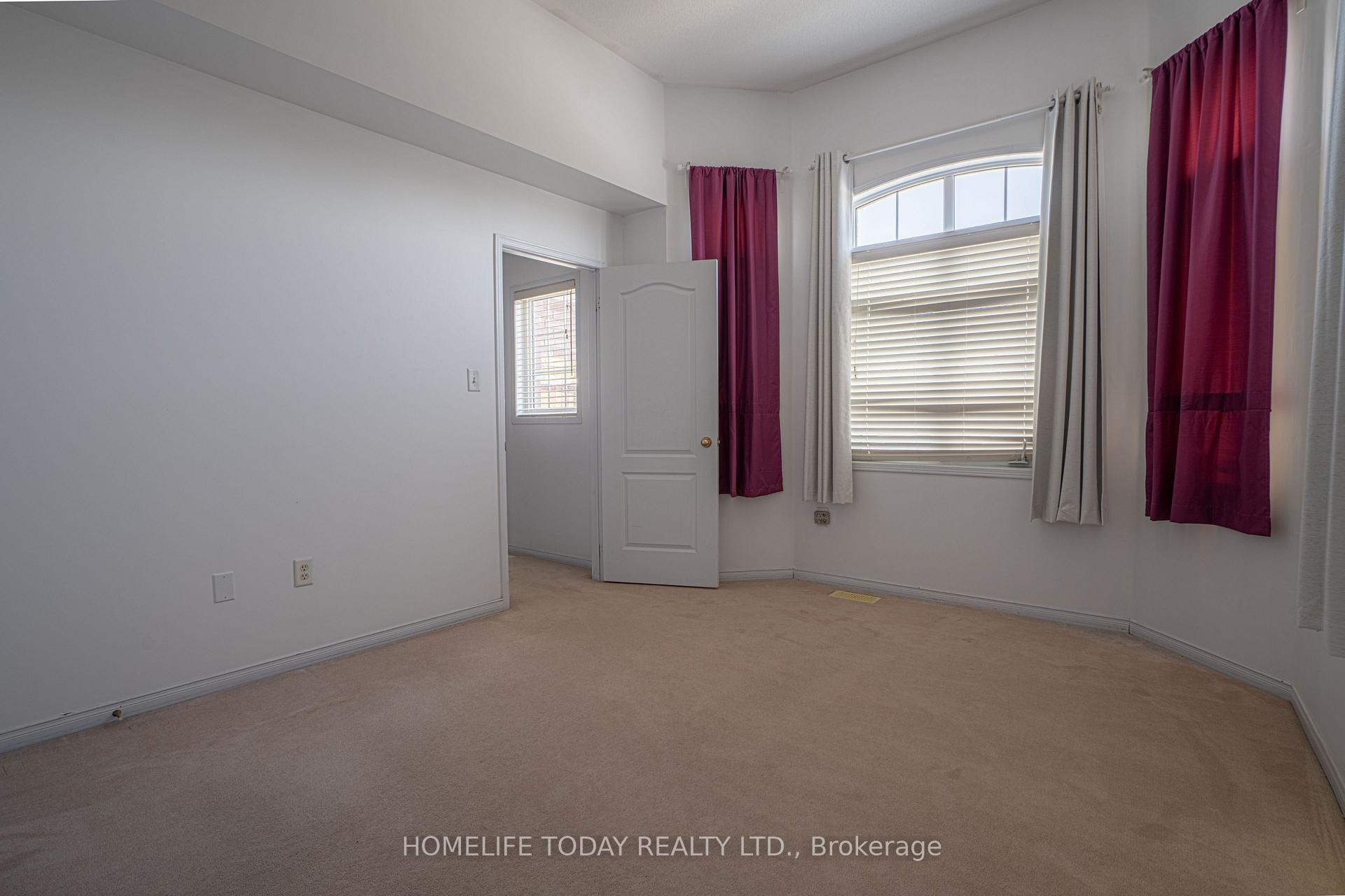 Photo 13 of Unit Main, 2 Pardon Avenue, Whitby, Williamsburg — HOMEH