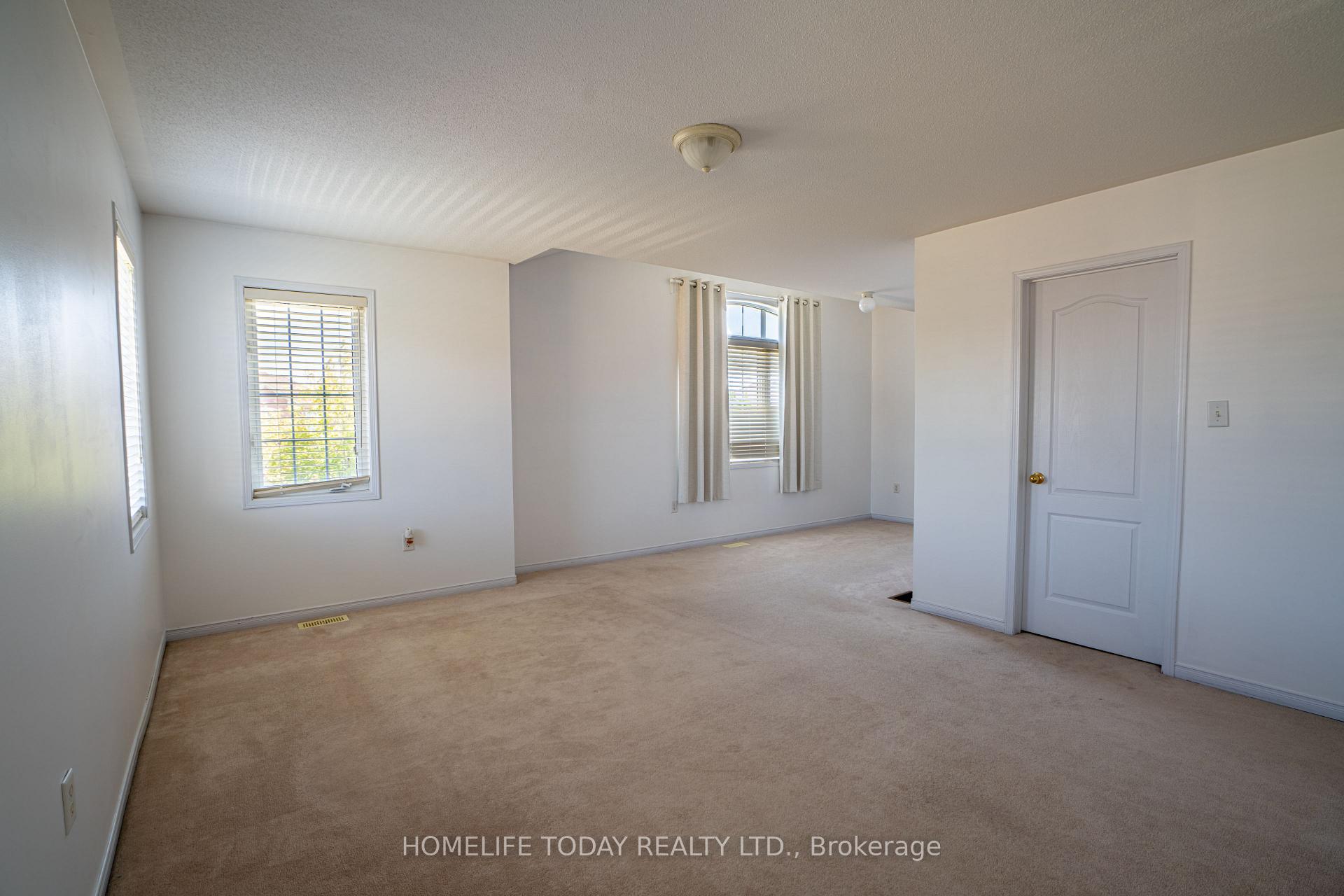 Photo 18 of Unit Main, 2 Pardon Avenue, Whitby, Williamsburg — HOMEH