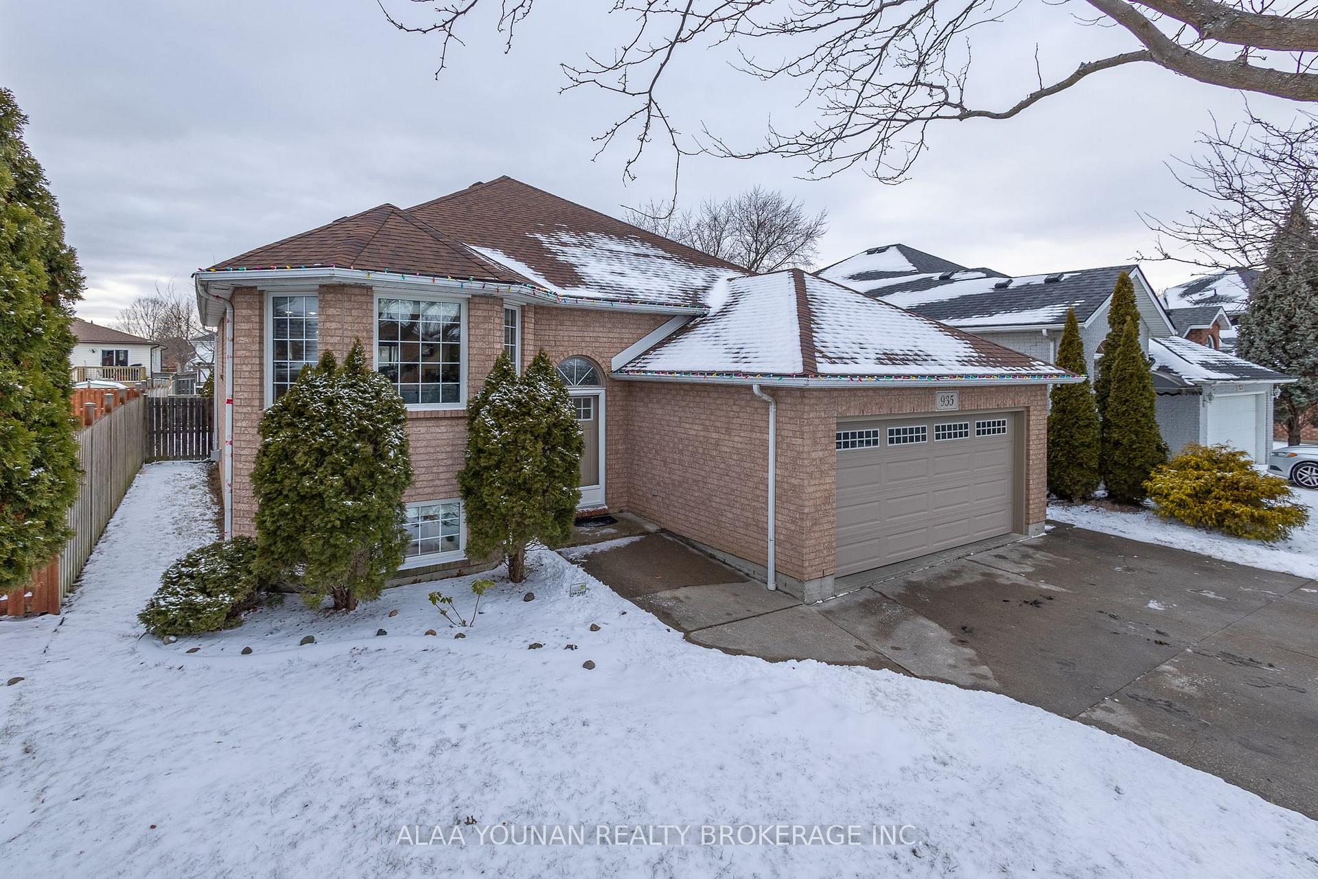 Photo 1 of 935 Rendezvous Drive, Windsor — HOMEH