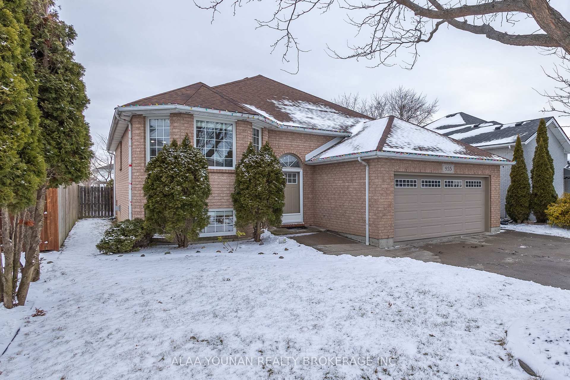 Photo 2 of 935 Rendezvous Drive, Windsor — HOMEH