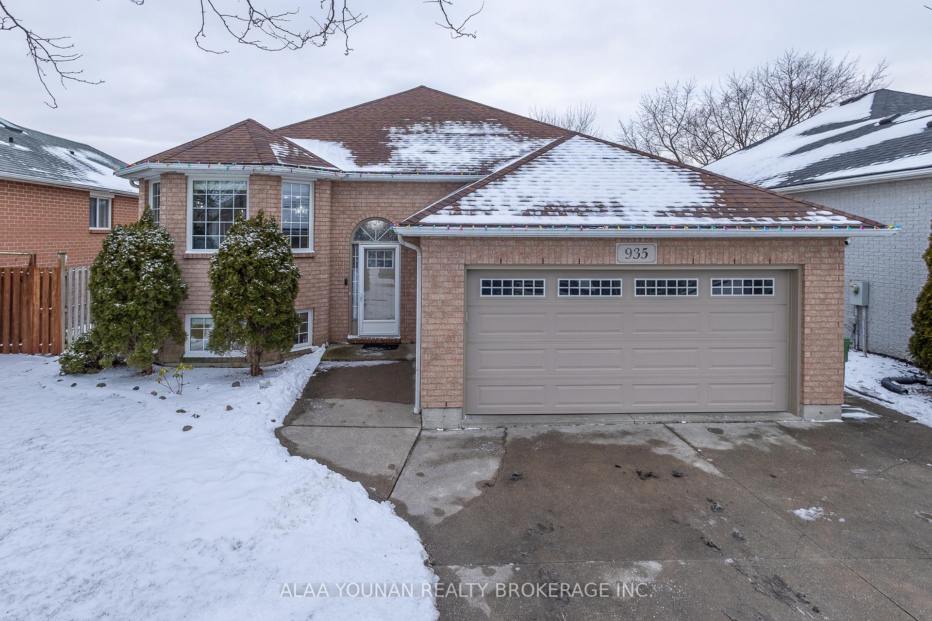 Photo 4 of 935 Rendezvous Drive, Windsor — HOMEH