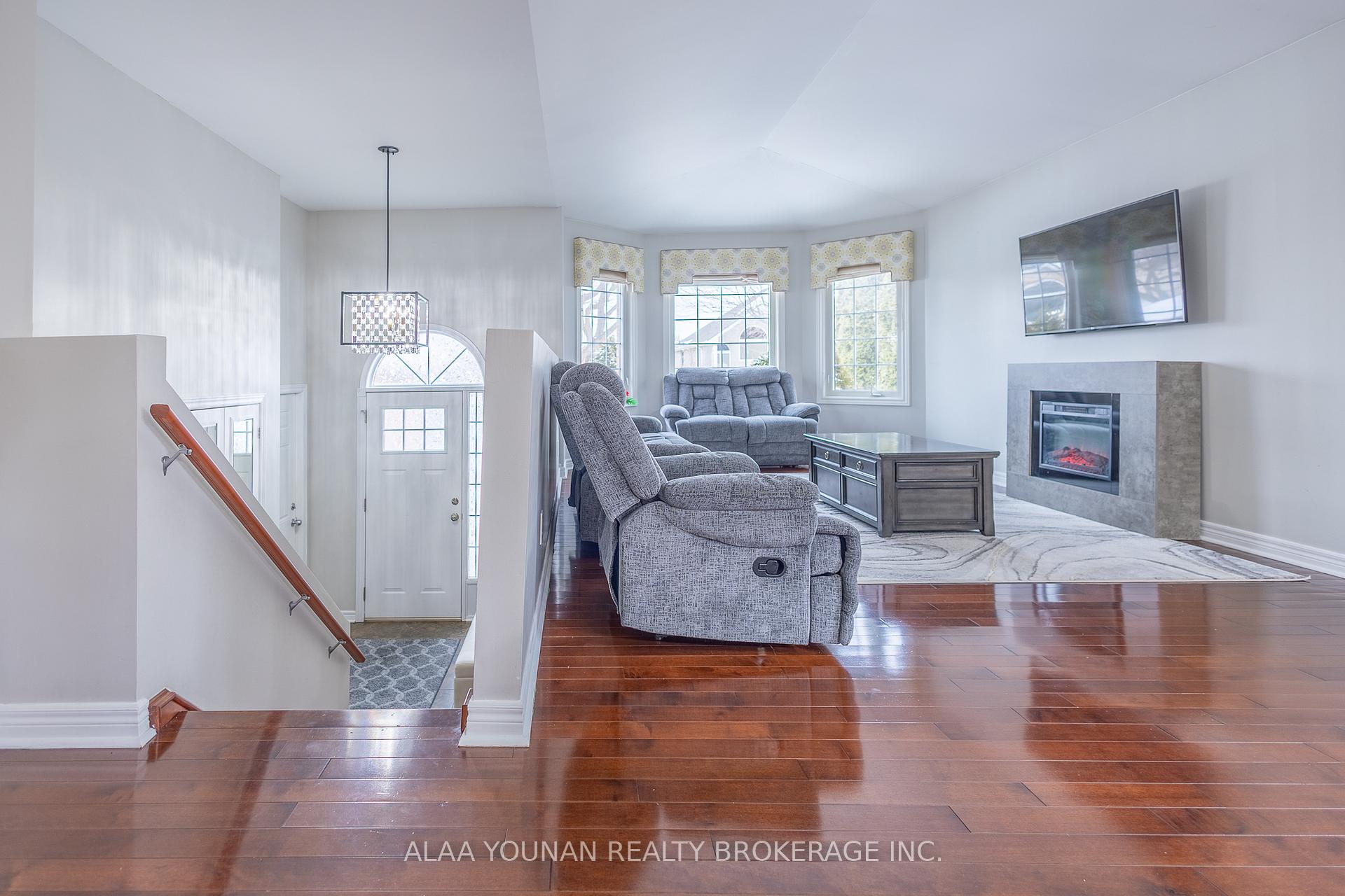 Photo 10 of 935 Rendezvous Drive, Windsor — HOMEH