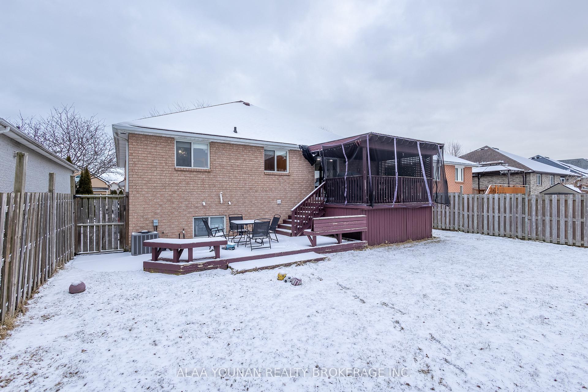 Photo 32 of 935 Rendezvous Drive, Windsor — HOMEH