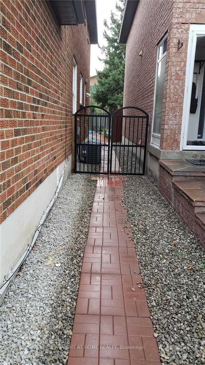 Photo 1 of 19 Patrice Crescent N, Vaughan, Crestwood-Springfarm-Yorkhill — HOMEH