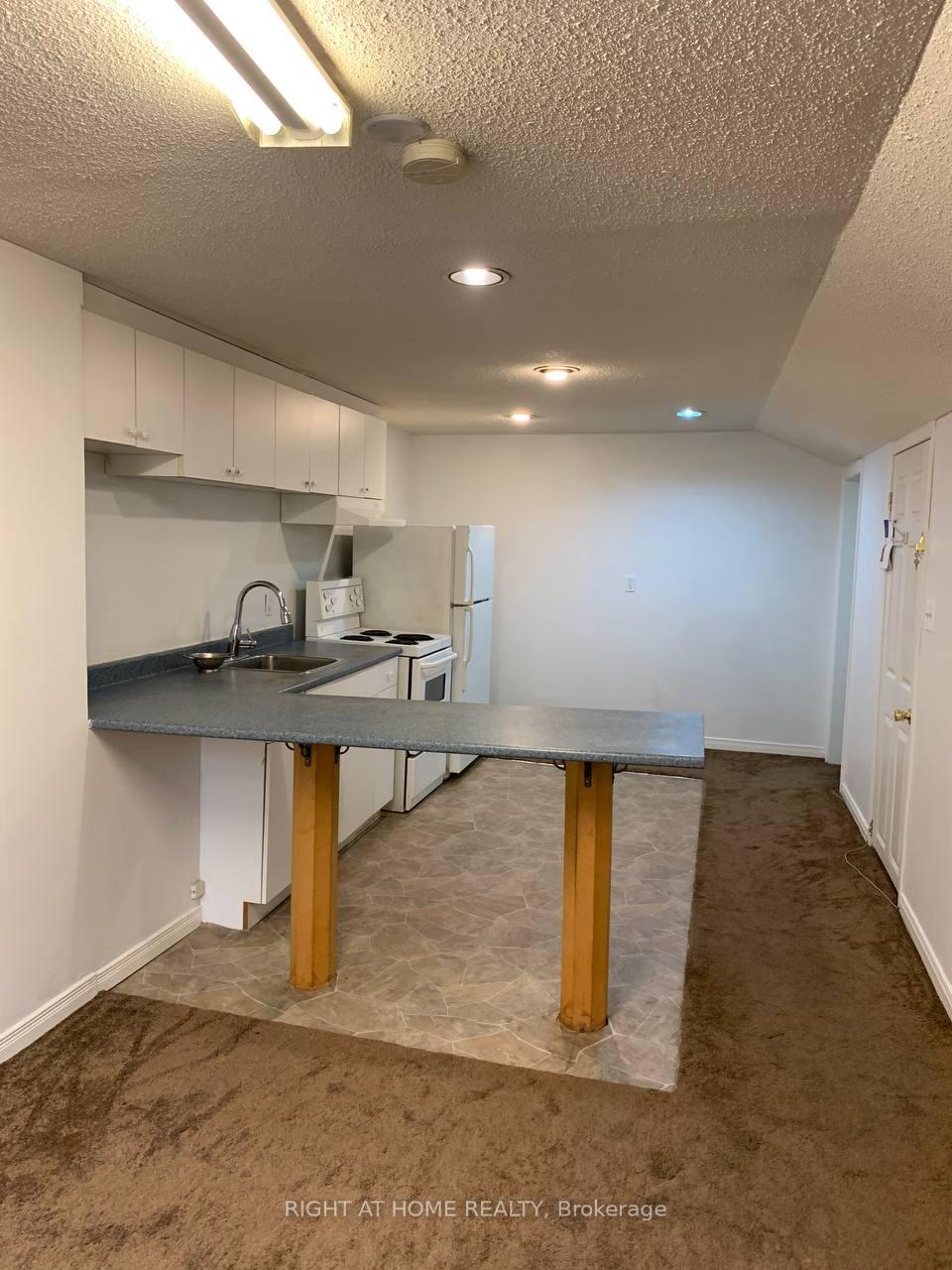 Photo 12 of 19 Patrice Crescent N, Vaughan, Crestwood-Springfarm-Yorkhill — HOMEH