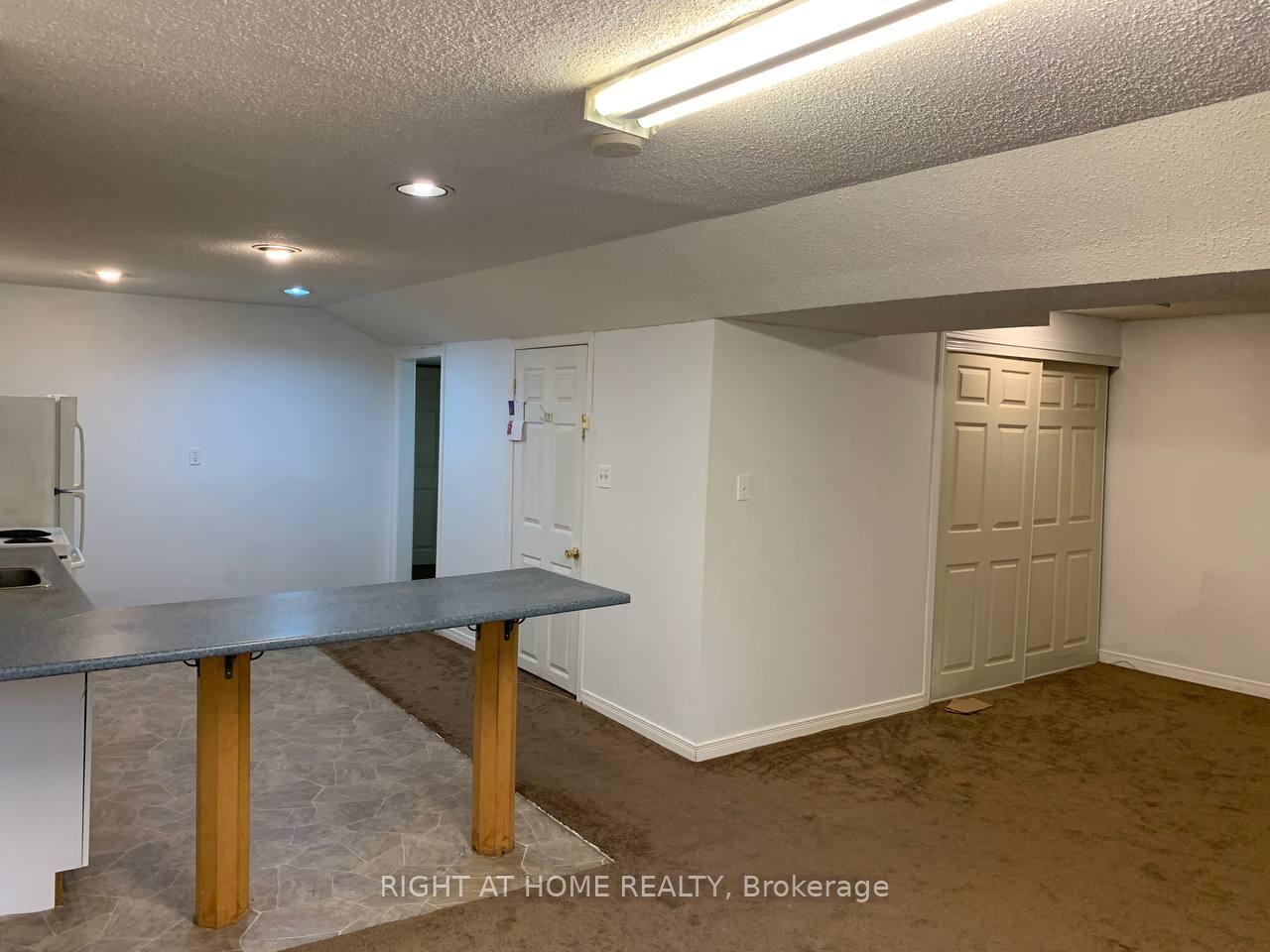 Photo 16 of 19 Patrice Crescent N, Vaughan, Crestwood-Springfarm-Yorkhill — HOMEH