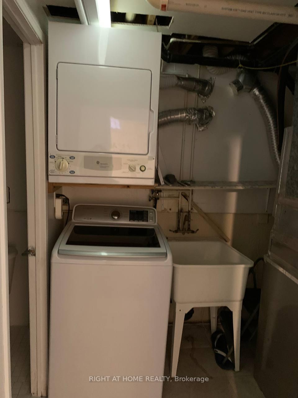 Photo 22 of 19 Patrice Crescent N, Vaughan, Crestwood-Springfarm-Yorkhill — HOMEH