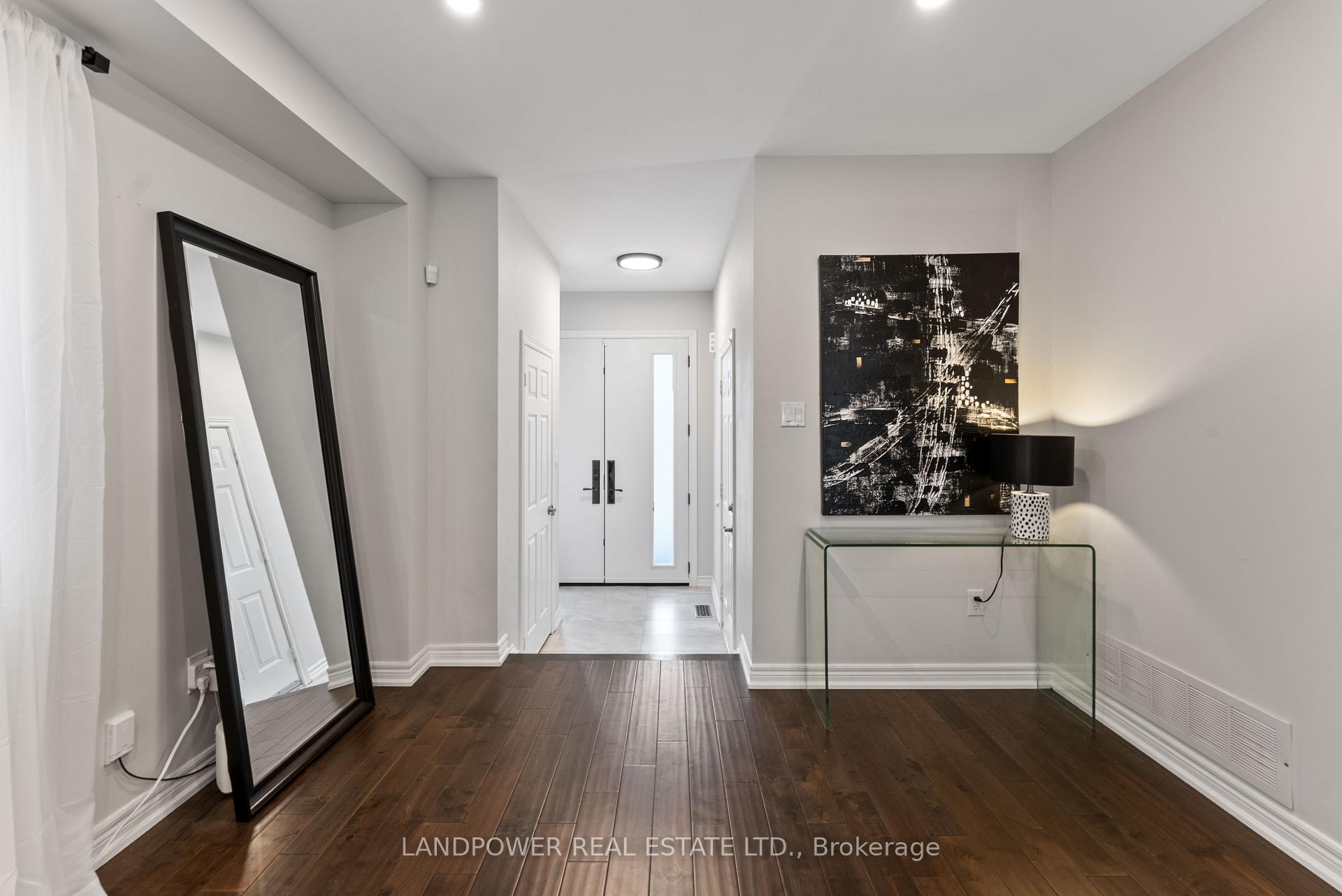 Photo 4 of 57 Royal Appian Crescent, Vaughan, Patterson — HOMEH