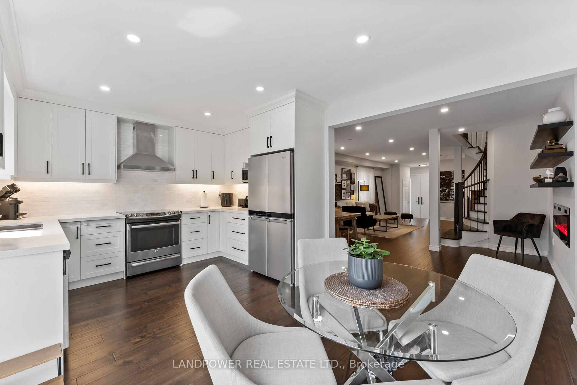 Photo 12 of 57 Royal Appian Crescent, Vaughan, Patterson — HOMEH