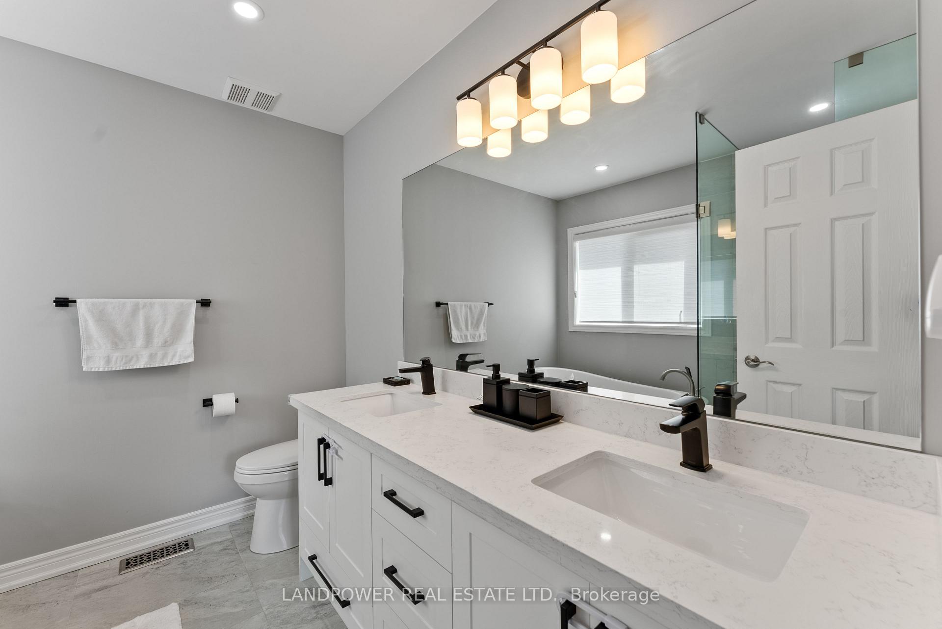 Photo 24 of 57 Royal Appian Crescent, Vaughan, Patterson — HOMEH