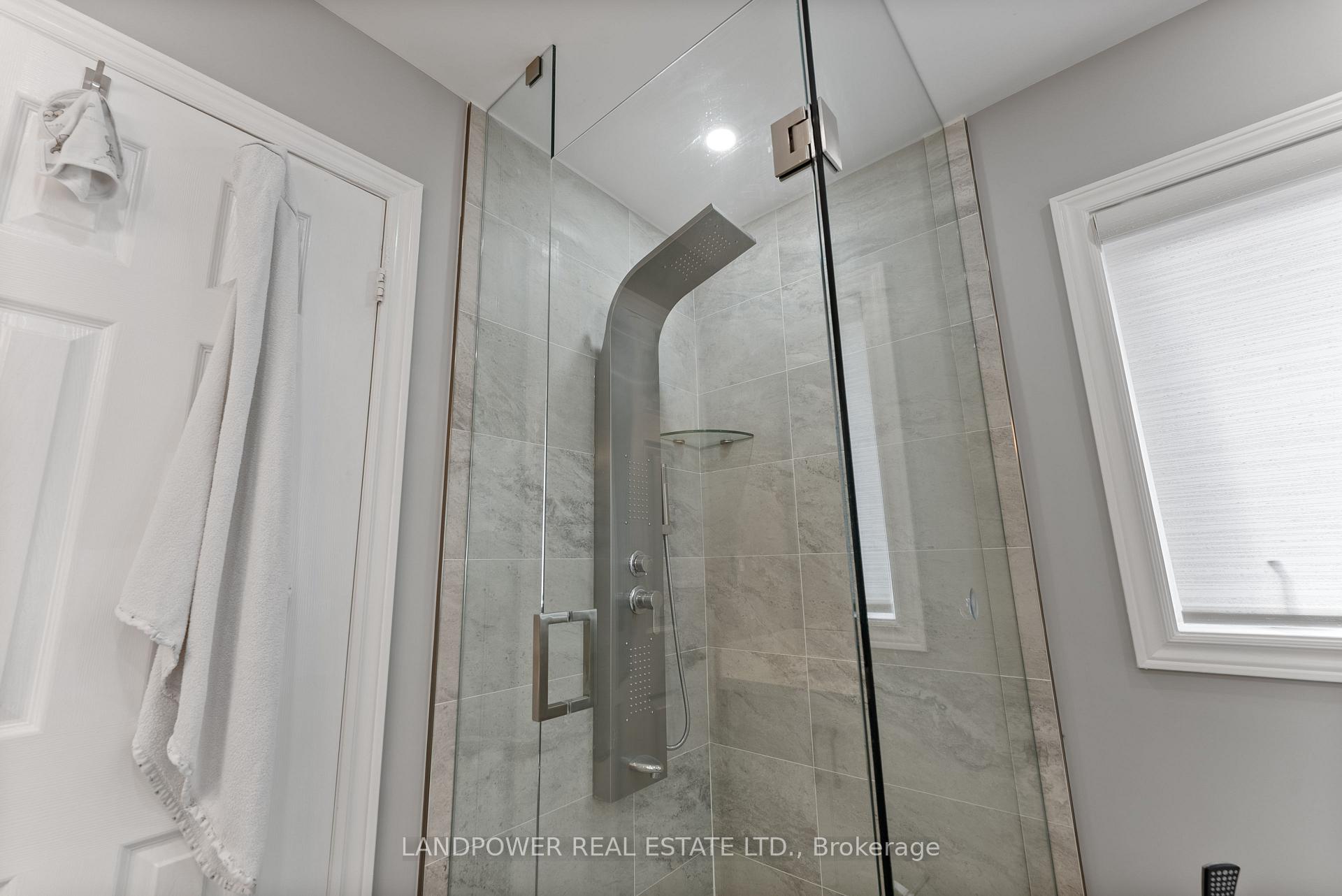 Photo 26 of 57 Royal Appian Crescent, Vaughan, Patterson — HOMEH