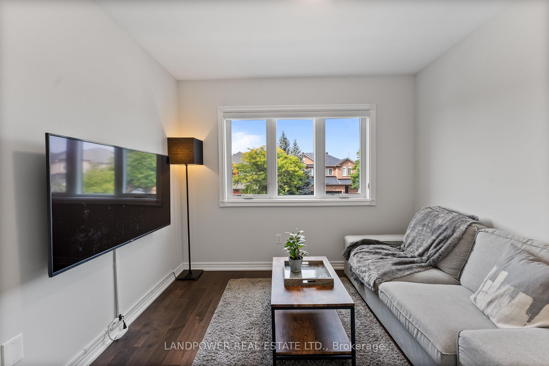 Photo 32 of 57 Royal Appian Crescent, Vaughan, Patterson — HOMEH