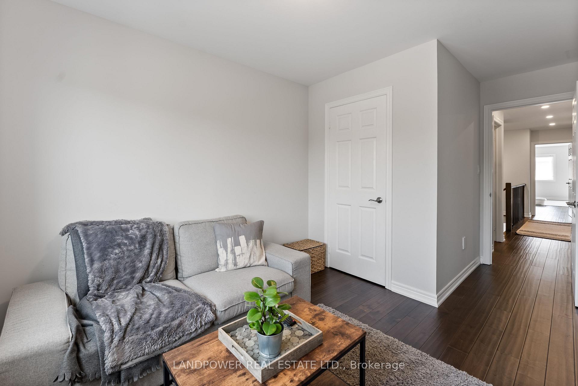 Photo 33 of 57 Royal Appian Crescent, Vaughan, Patterson — HOMEH