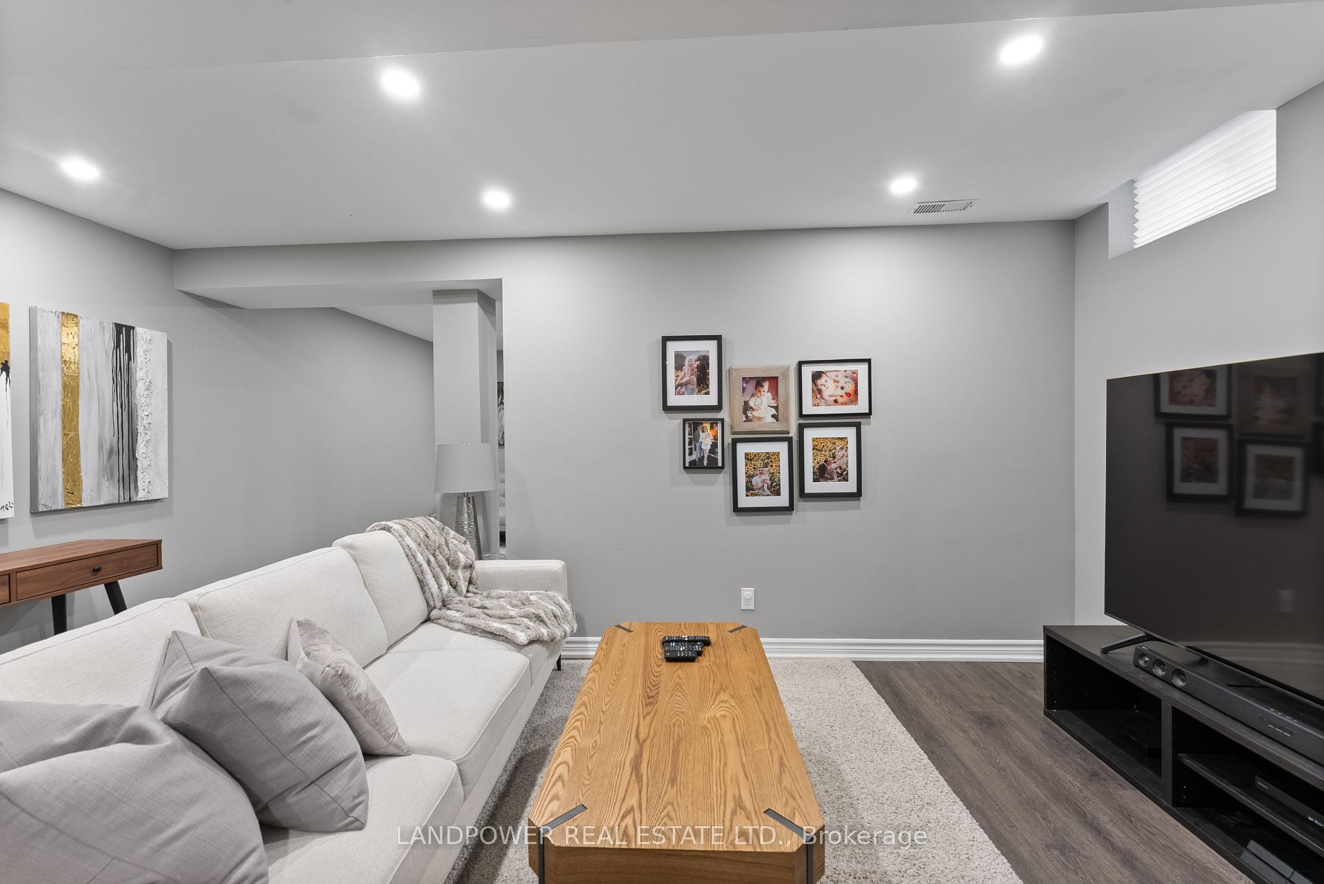 Photo 34 of 57 Royal Appian Crescent, Vaughan, Patterson — HOMEH