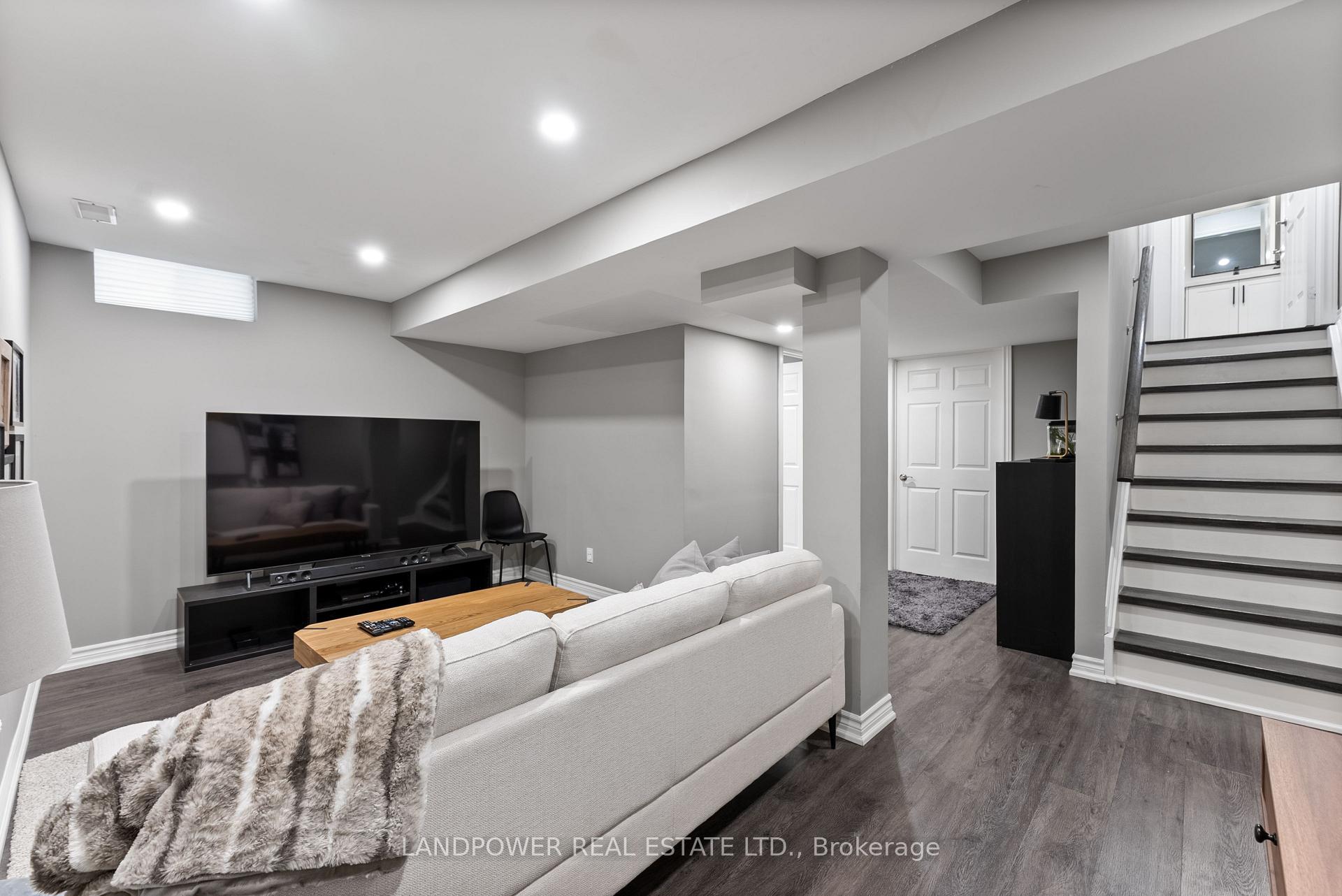 Photo 36 of 57 Royal Appian Crescent, Vaughan, Patterson — HOMEH