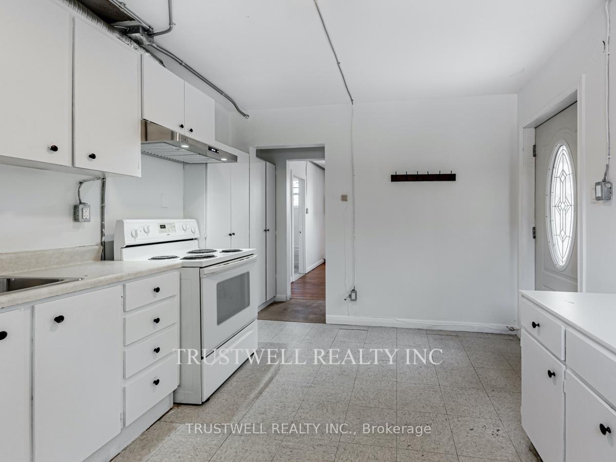 Photo 5 of Unit 4, 105 Mary Street E, Whitby, Downtown Whitby — HOMEH