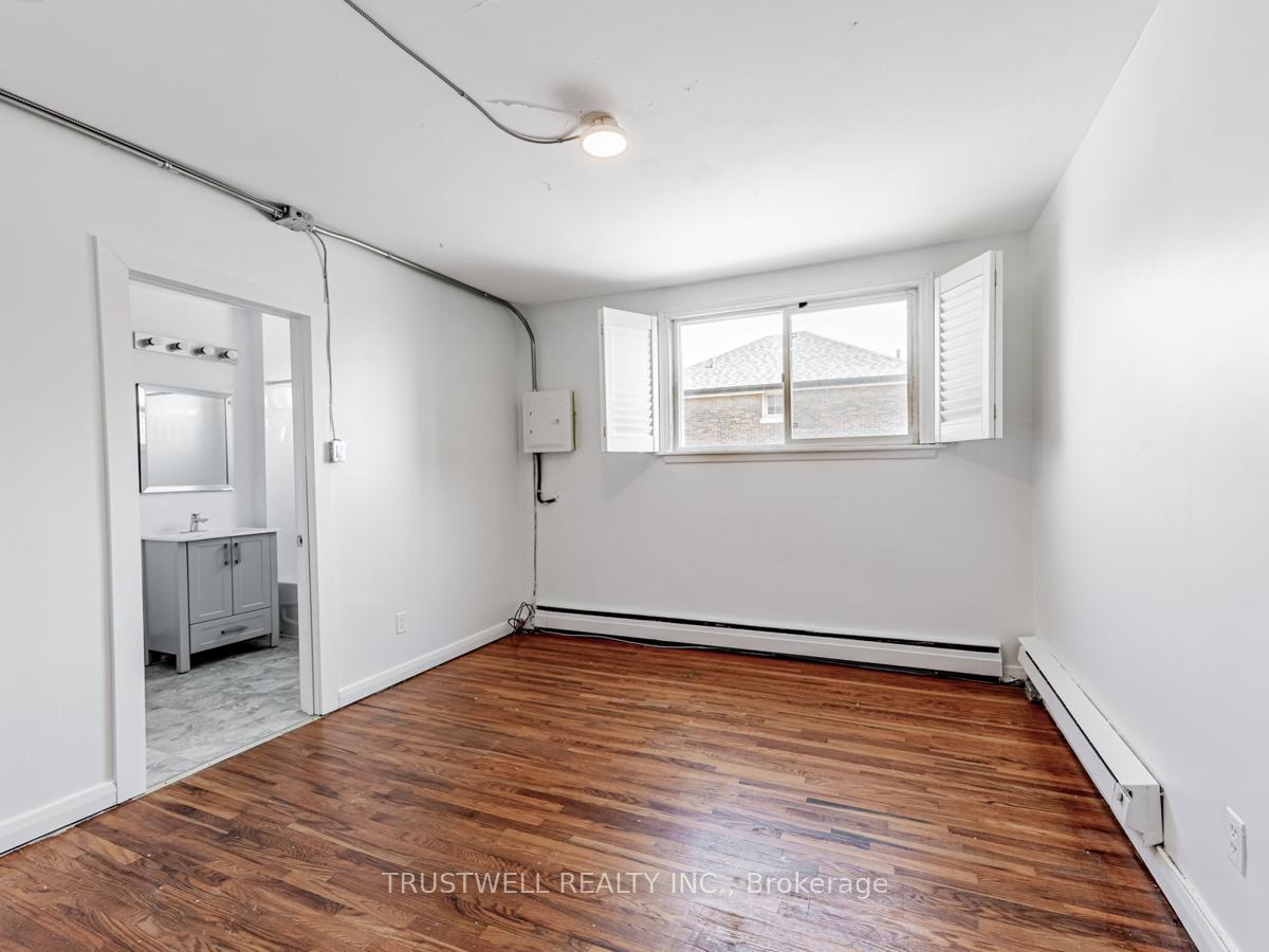 Photo 7 of Unit 4, 105 Mary Street E, Whitby, Downtown Whitby — HOMEH