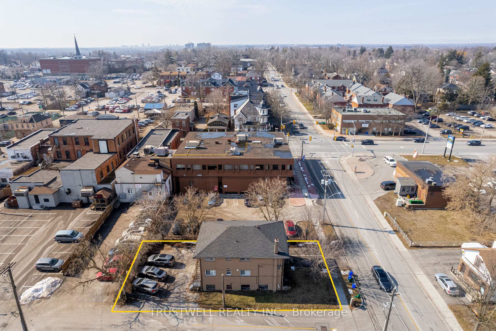 Photo 14 of Unit 4, 105 Mary Street E, Whitby, Downtown Whitby — HOMEH