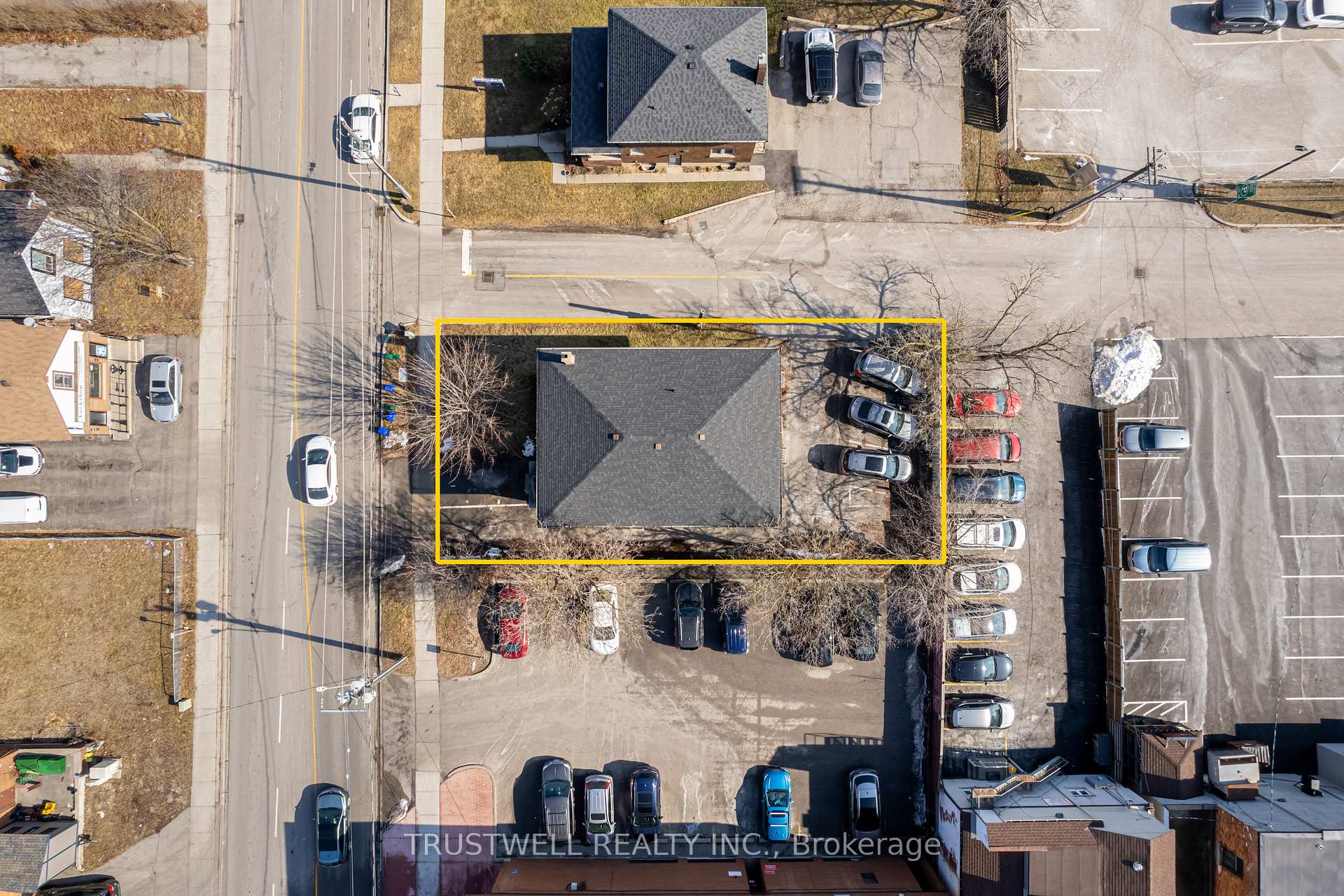Photo 15 of Unit 4, 105 Mary Street E, Whitby, Downtown Whitby — HOMEH
