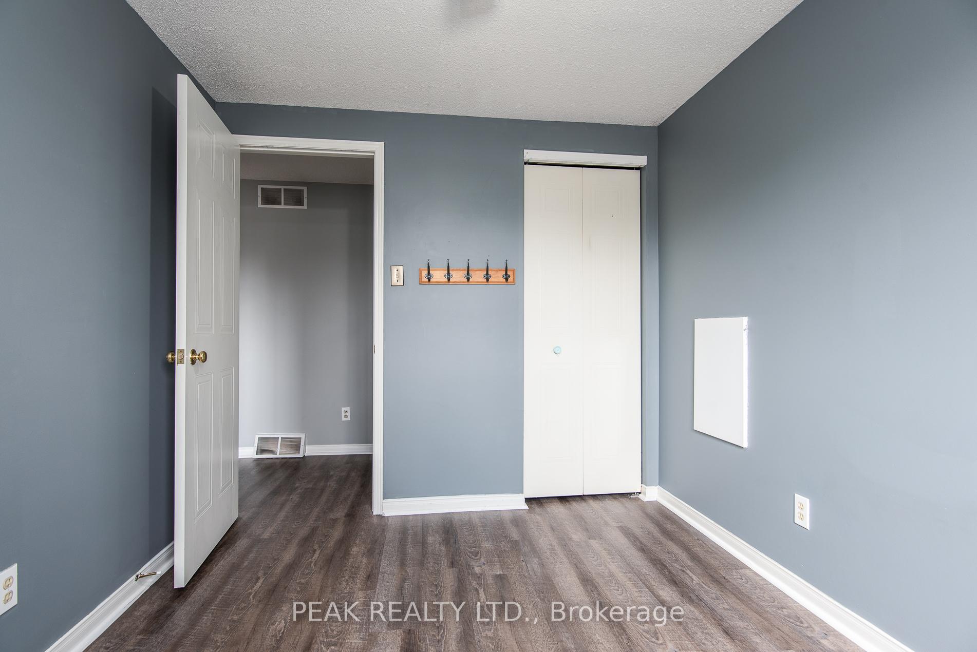 Photo 41 of Unit A, 608 Royal Beech Drive, Waterloo — HOMEH