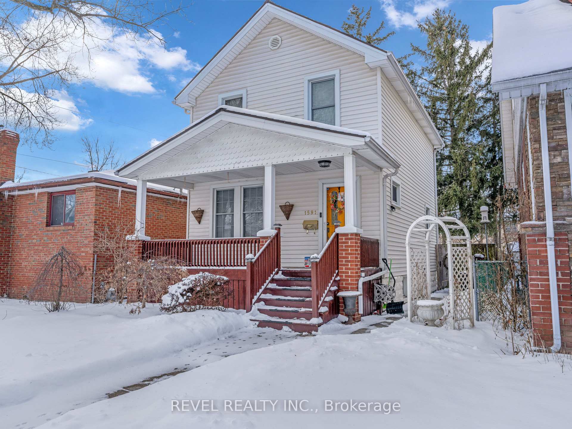 Photo 3 of 1591 York Street, Windsor — HOMEH