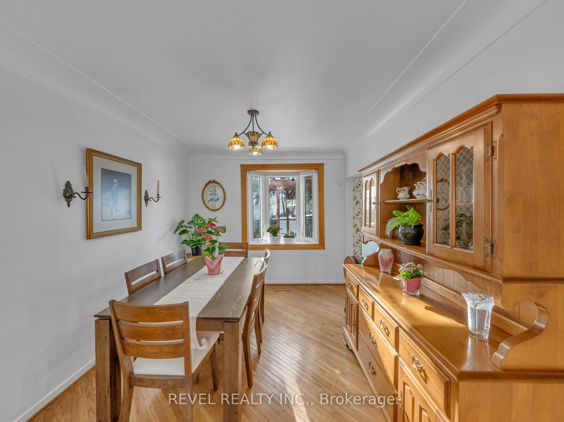 Photo 8 of 1591 York Street, Windsor — HOMEH