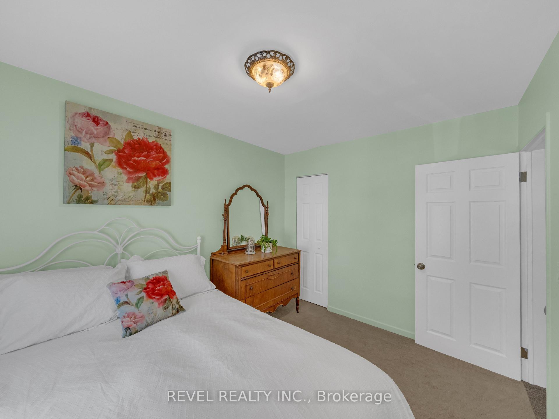 Photo 18 of 1591 York Street, Windsor — HOMEH