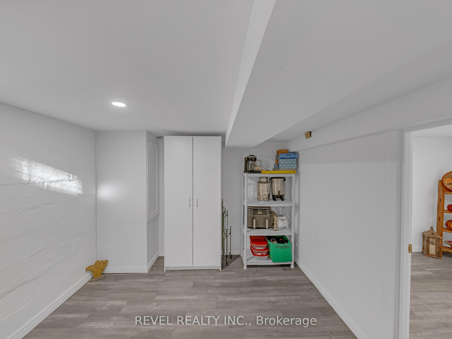 Photo 21 of 1591 York Street, Windsor — HOMEH