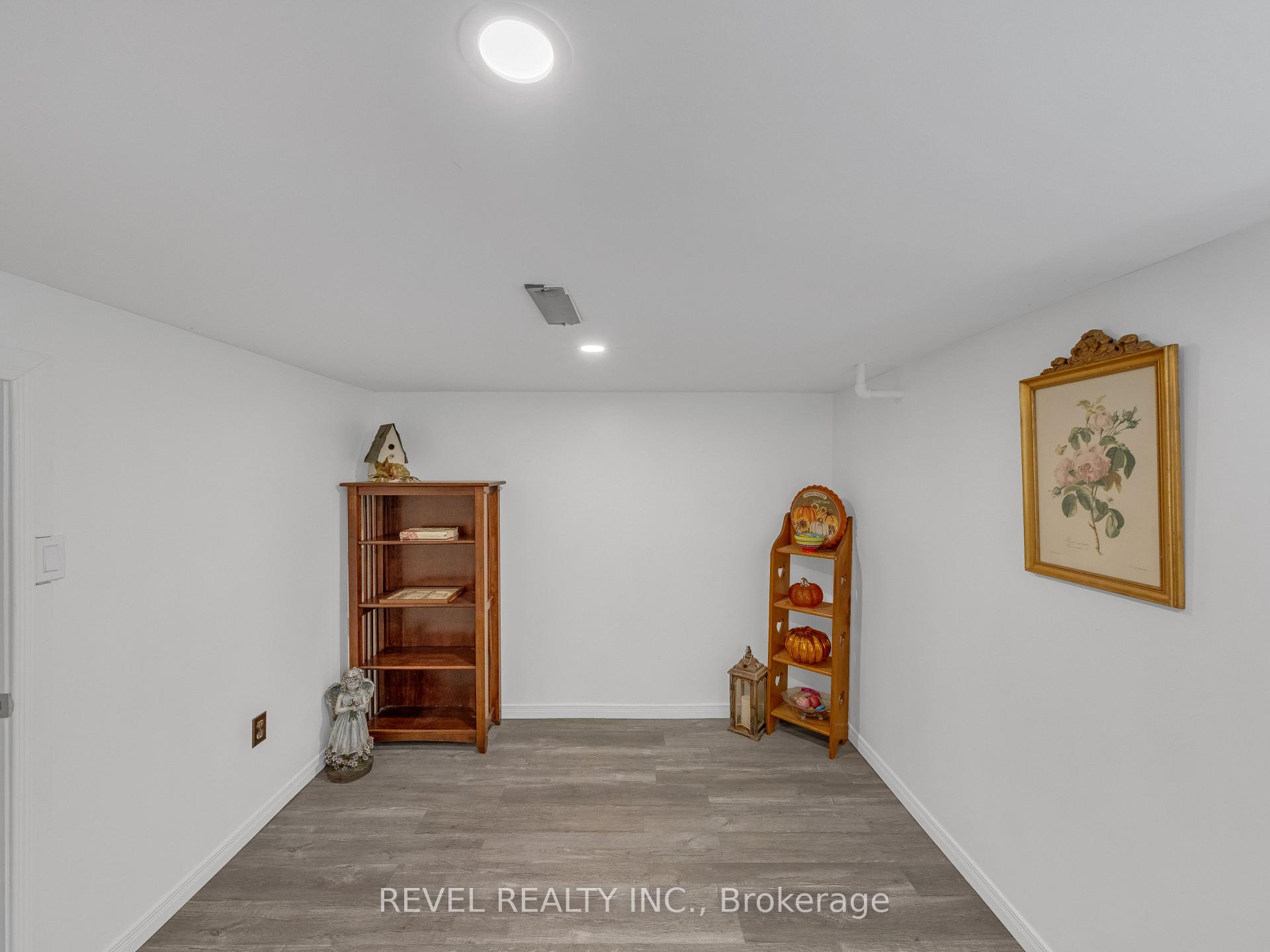 Photo 23 of 1591 York Street, Windsor — HOMEH
