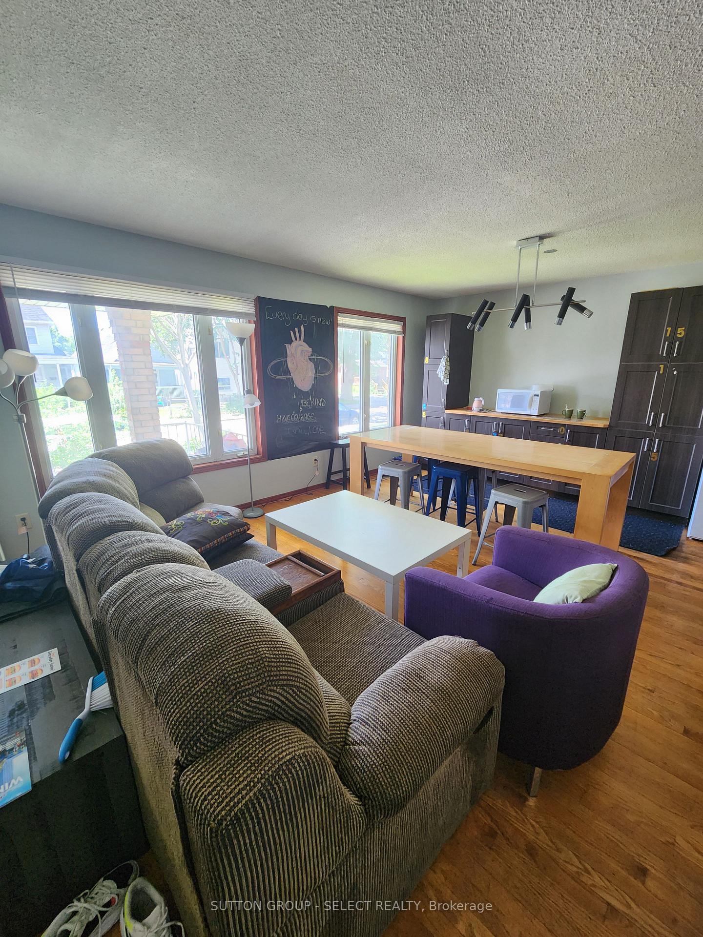 Photo 4 of 548 Caron Avenue, Windsor — HOMEH