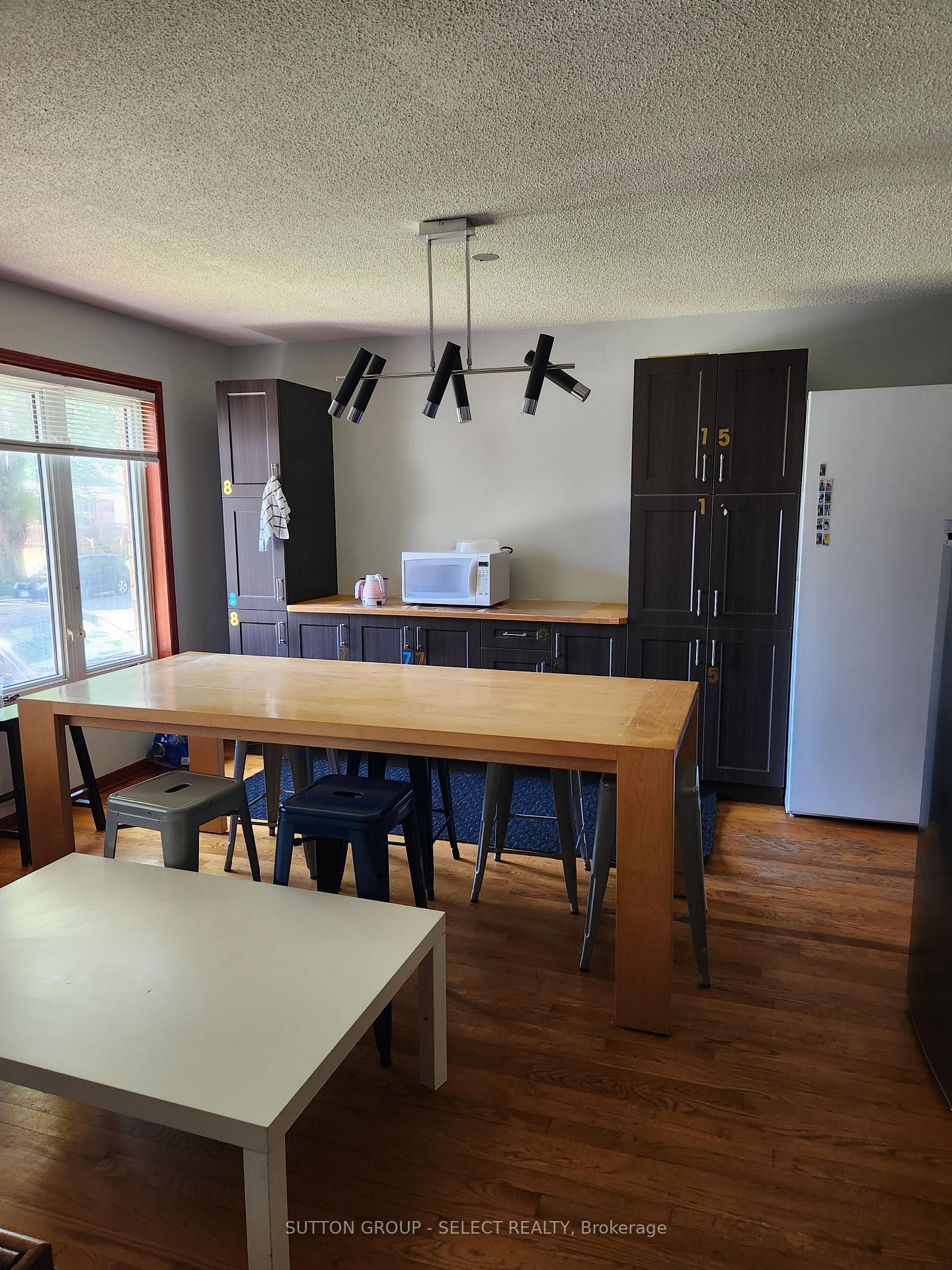 Photo 5 of 548 Caron Avenue, Windsor — HOMEH