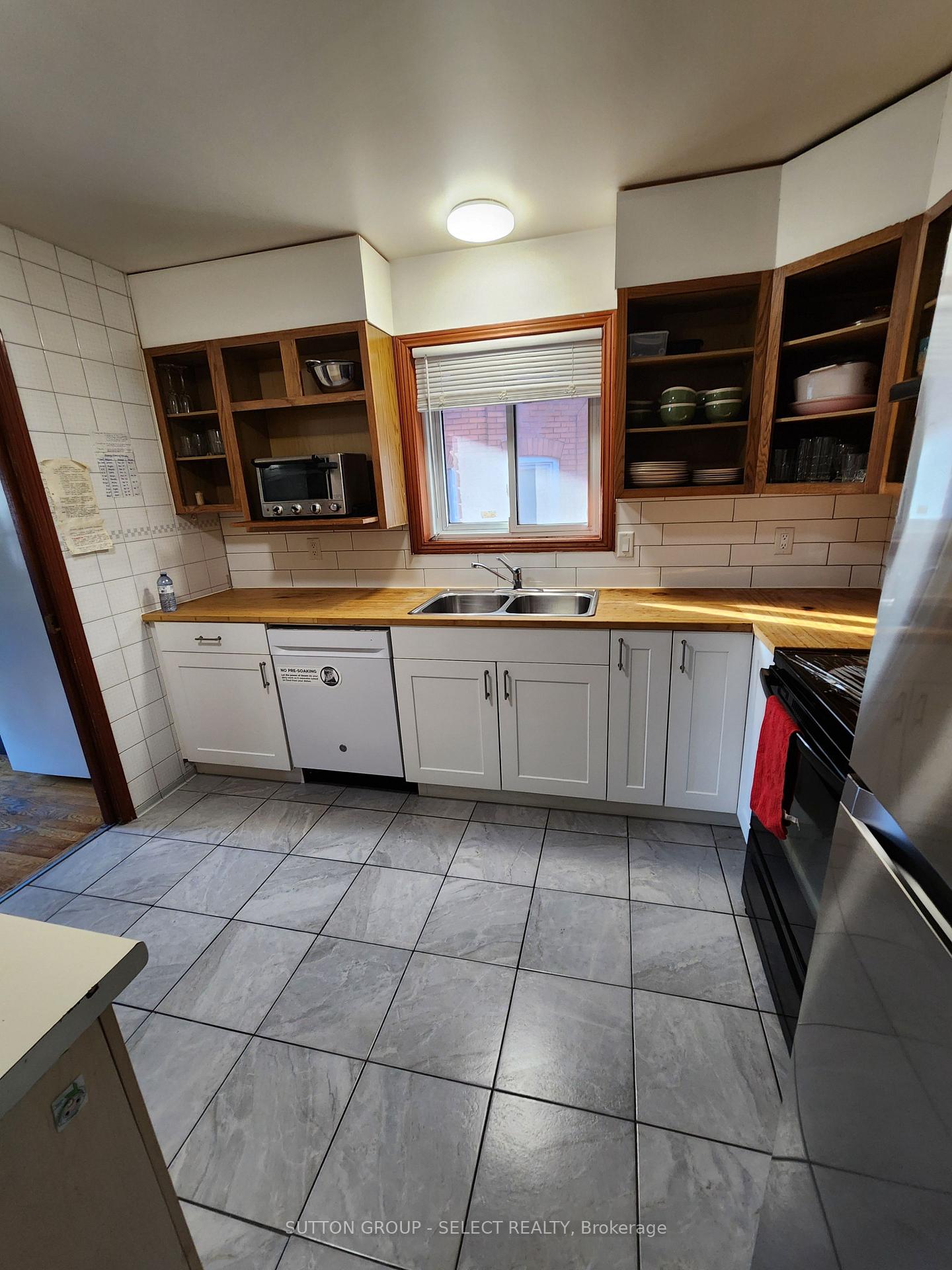 Photo 7 of 548 Caron Avenue, Windsor — HOMEH