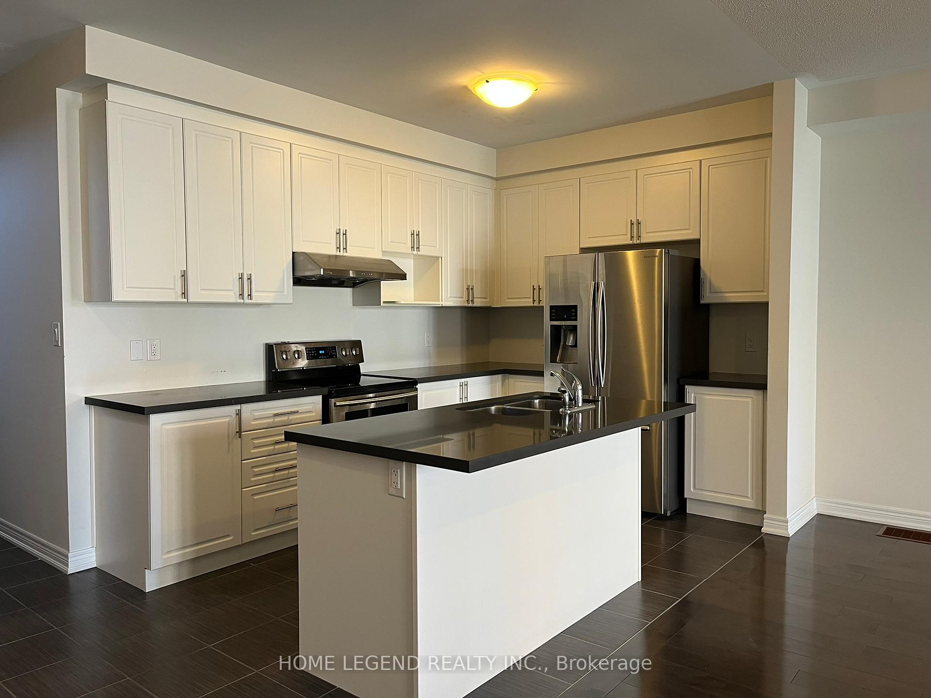 Photo 2 of 212 Roy Harper Avenue, Aurora, Rural Aurora — HOMEH
