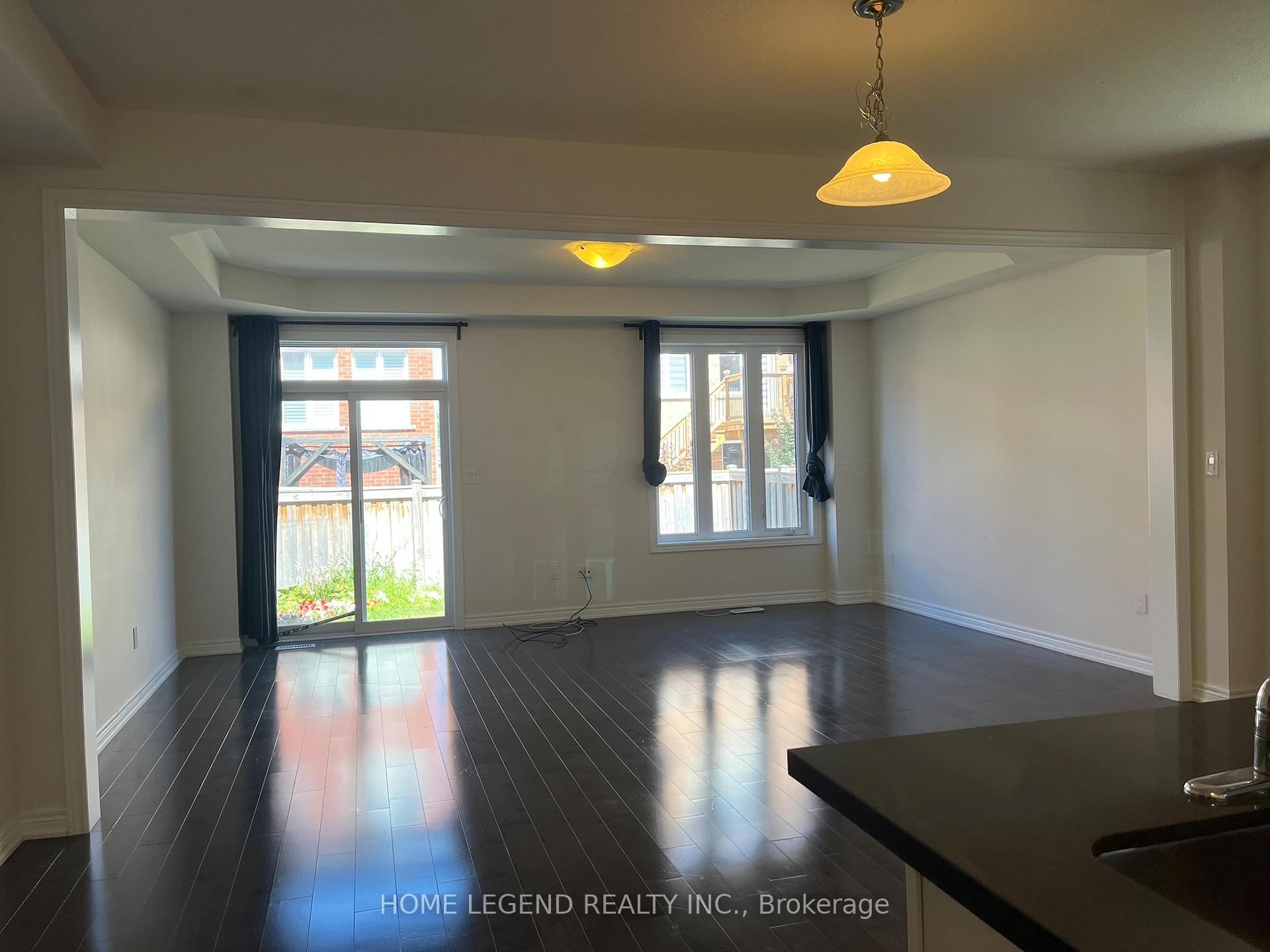 Photo 6 of 212 Roy Harper Avenue, Aurora, Rural Aurora — HOMEH