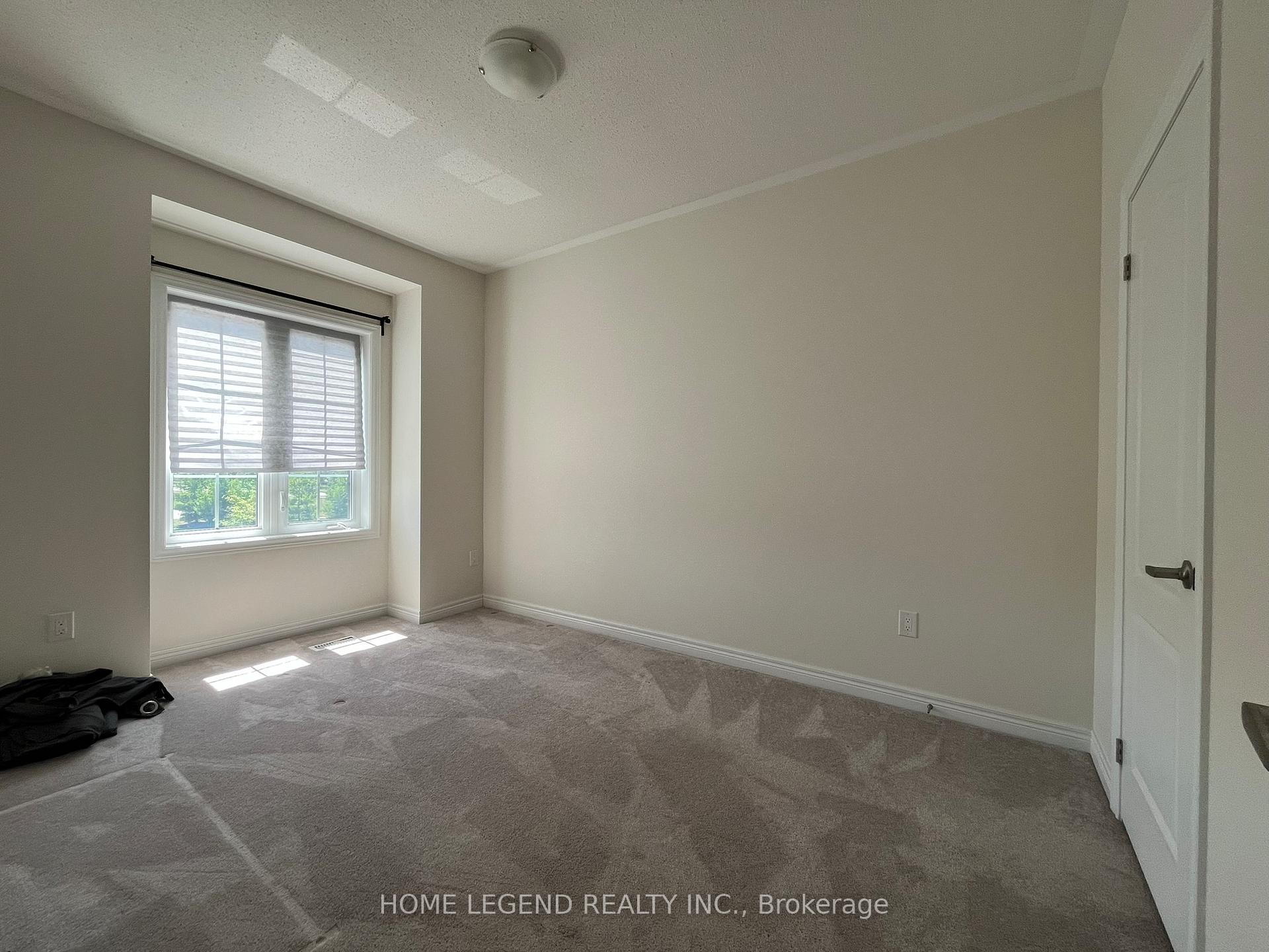 Photo 8 of 212 Roy Harper Avenue, Aurora, Rural Aurora — HOMEH