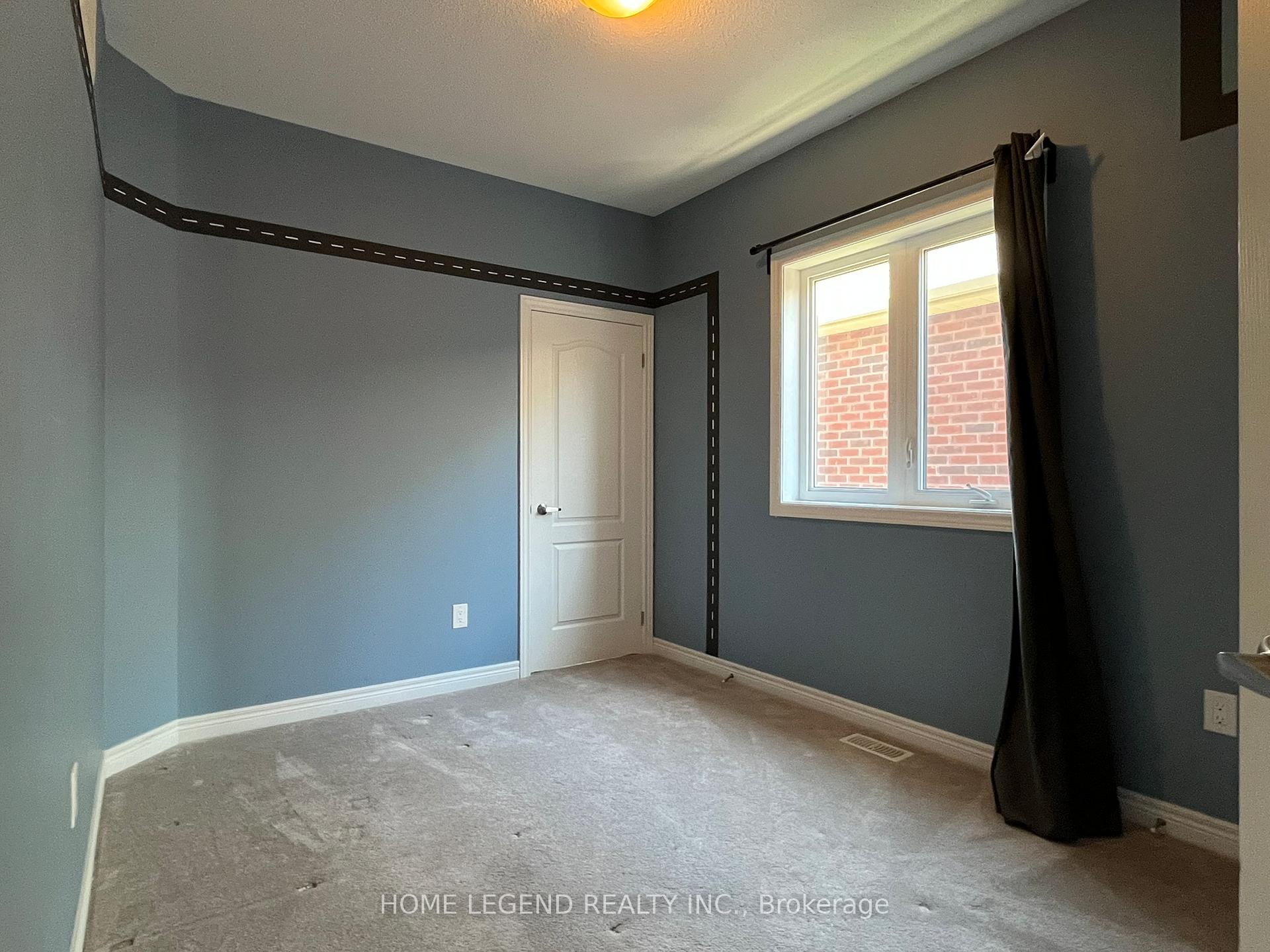 Photo 17 of 212 Roy Harper Avenue, Aurora, Rural Aurora — HOMEH