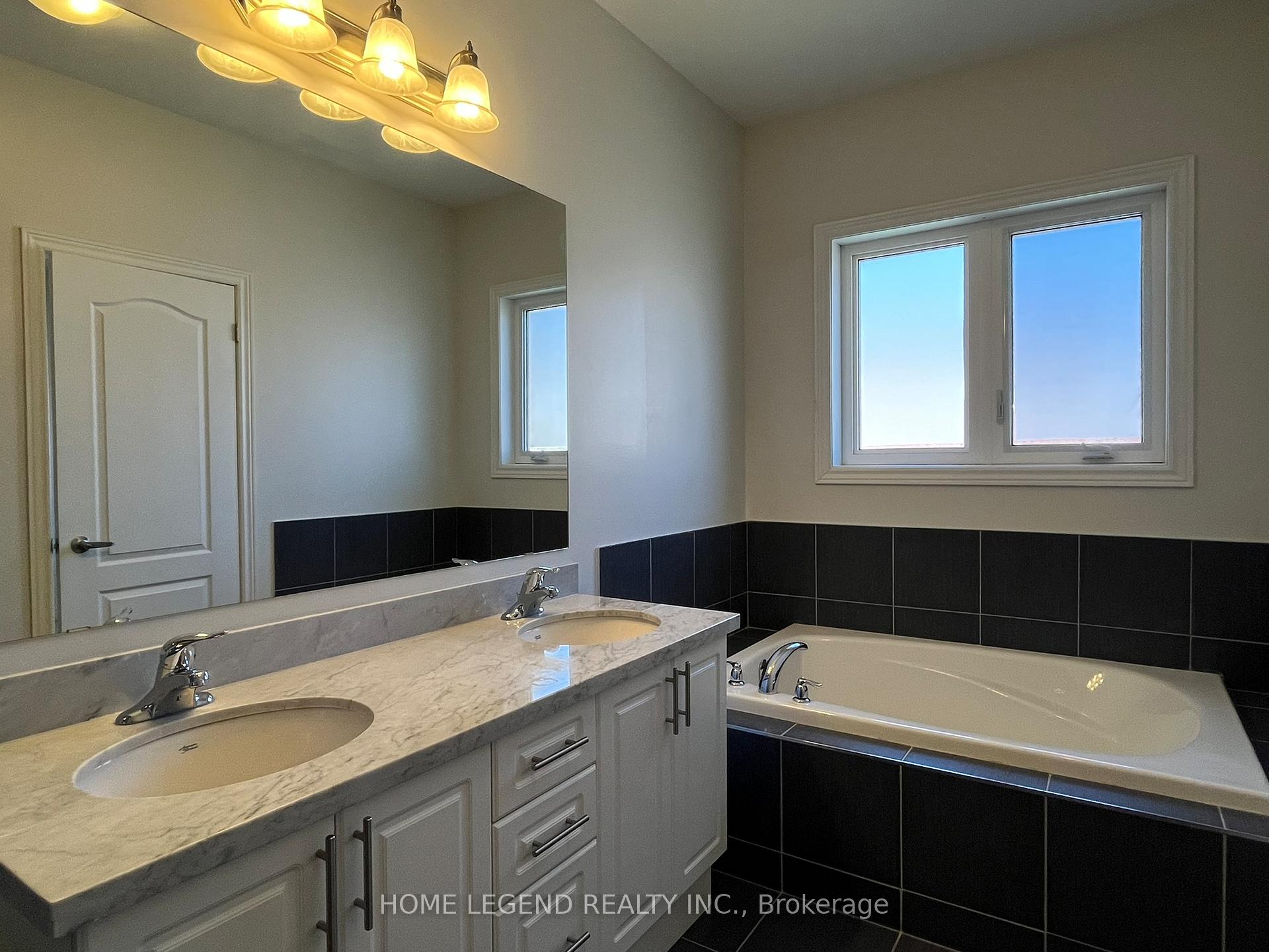 Photo 12 of 212 Roy Harper Avenue, Aurora, Rural Aurora — HOMEH