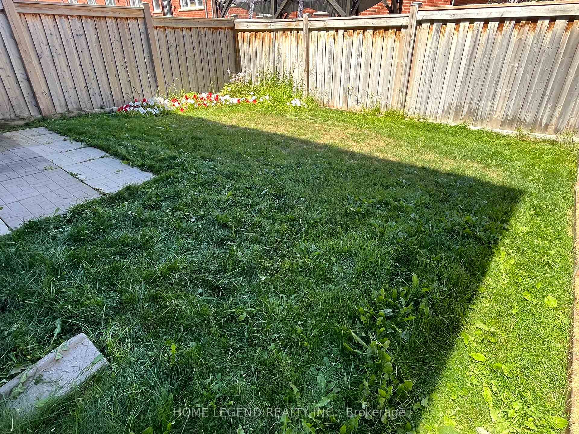 Photo 16 of 212 Roy Harper Avenue, Aurora, Rural Aurora — HOMEH
