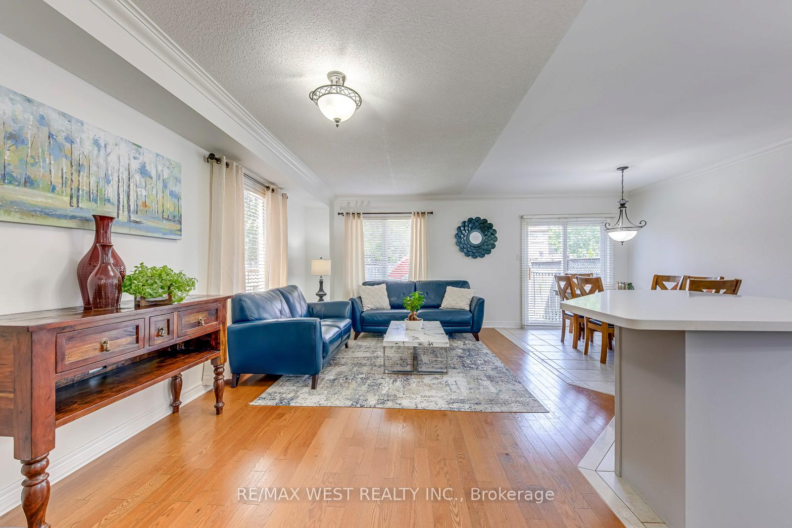 Photo 7 of 56 Laura Sabrina Drive, Vaughan, Sonoma Heights — HOMEH