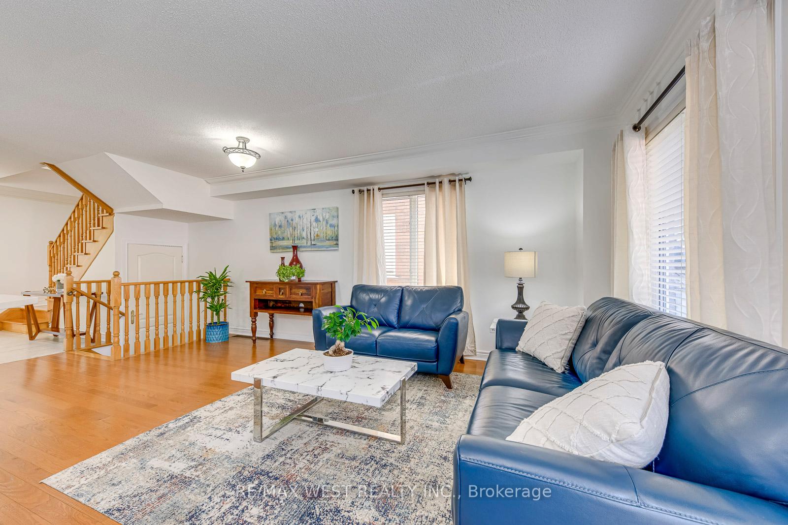 Photo 9 of 56 Laura Sabrina Drive, Vaughan, Sonoma Heights — HOMEH
