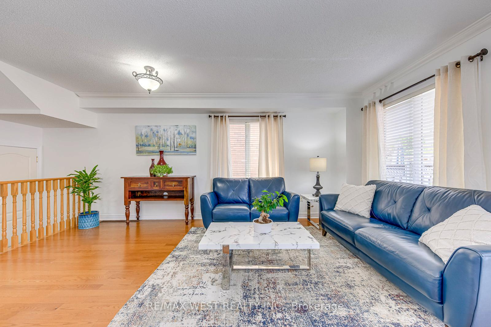 Photo 10 of 56 Laura Sabrina Drive, Vaughan, Sonoma Heights — HOMEH