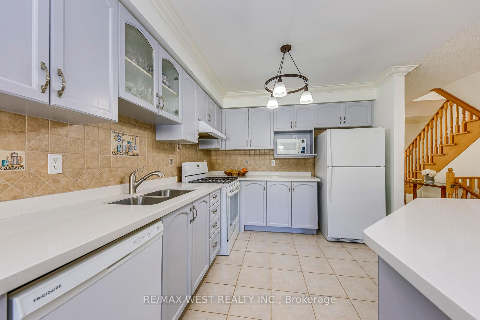 Photo 15 of 56 Laura Sabrina Drive, Vaughan, Sonoma Heights — HOMEH