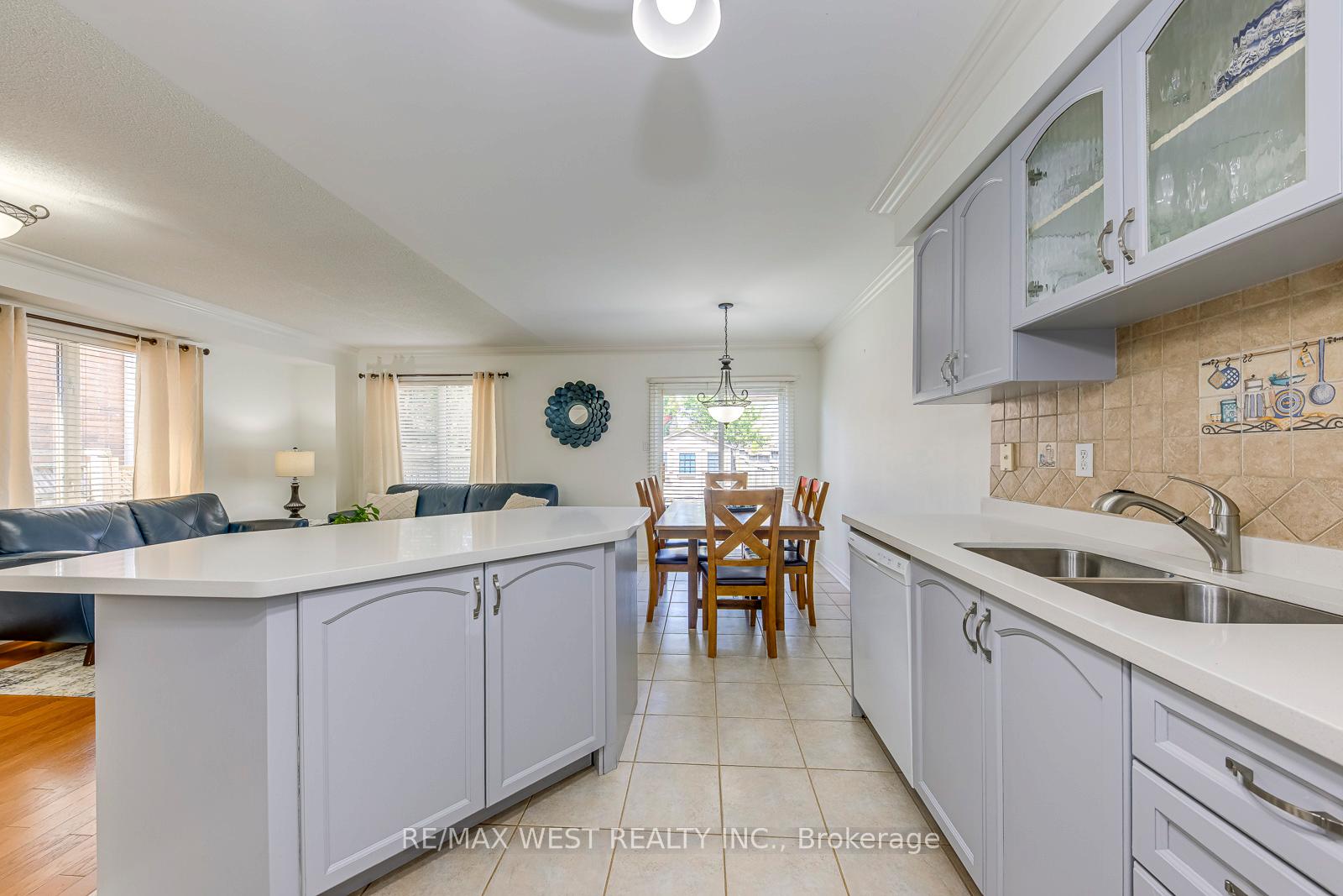 Photo 17 of 56 Laura Sabrina Drive, Vaughan, Sonoma Heights — HOMEH