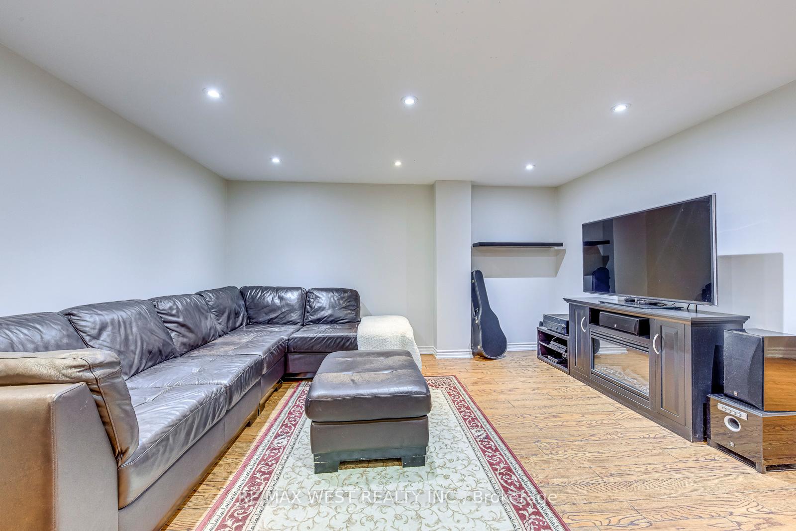 Photo 38 of 56 Laura Sabrina Drive, Vaughan, Sonoma Heights — HOMEH
